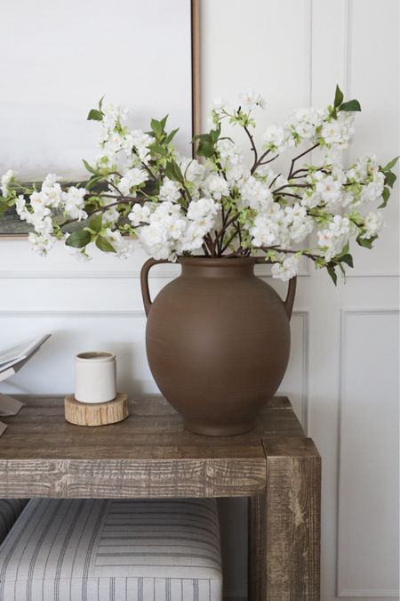Favorite spring stems, using 5 in this large vase.



#LTKSeasonal #LTKHome #LTKFindsUnder100