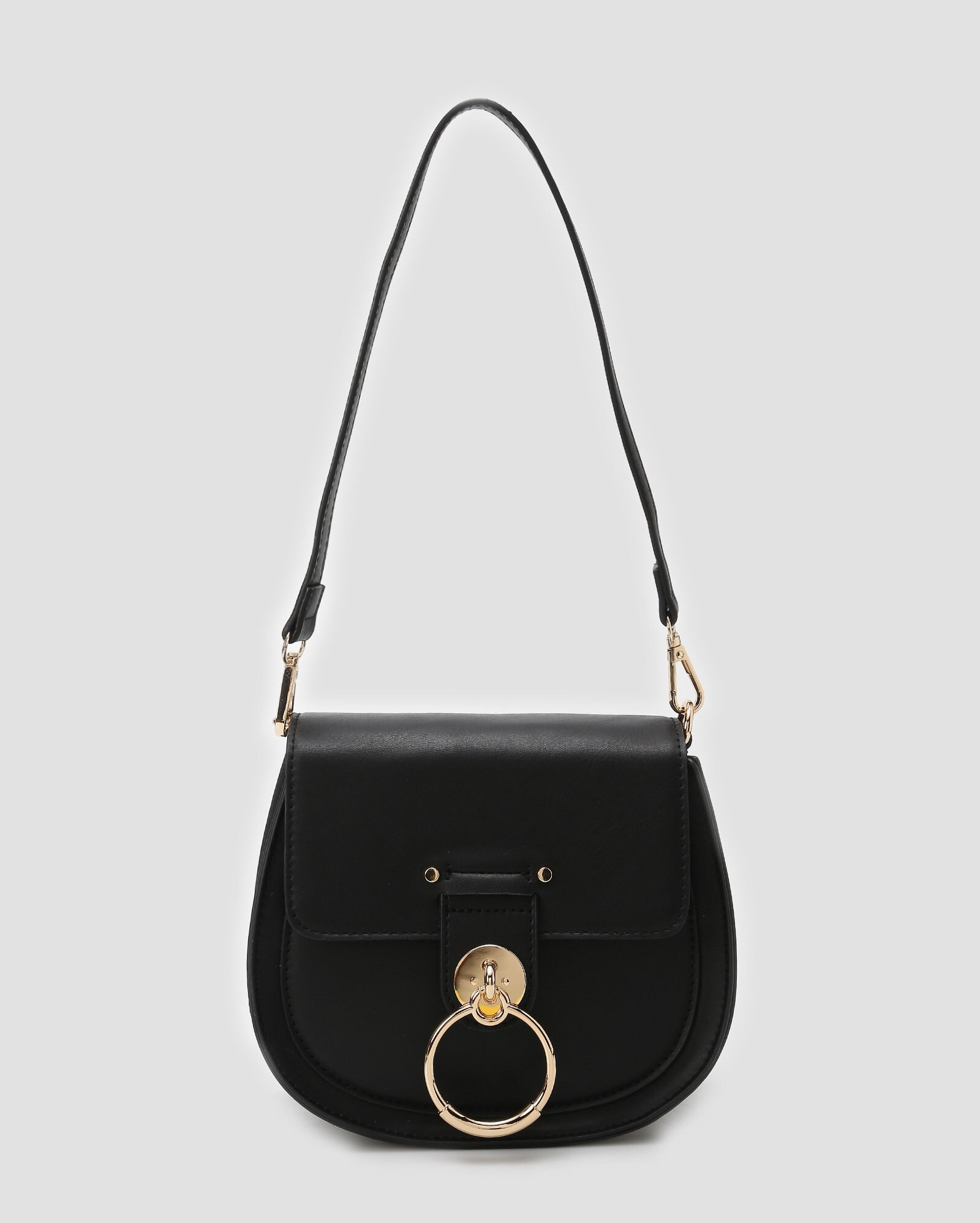 Bolsa tiracolo de poliuretano preta | Accessori by Riachuelo | Riachuelo (BR)