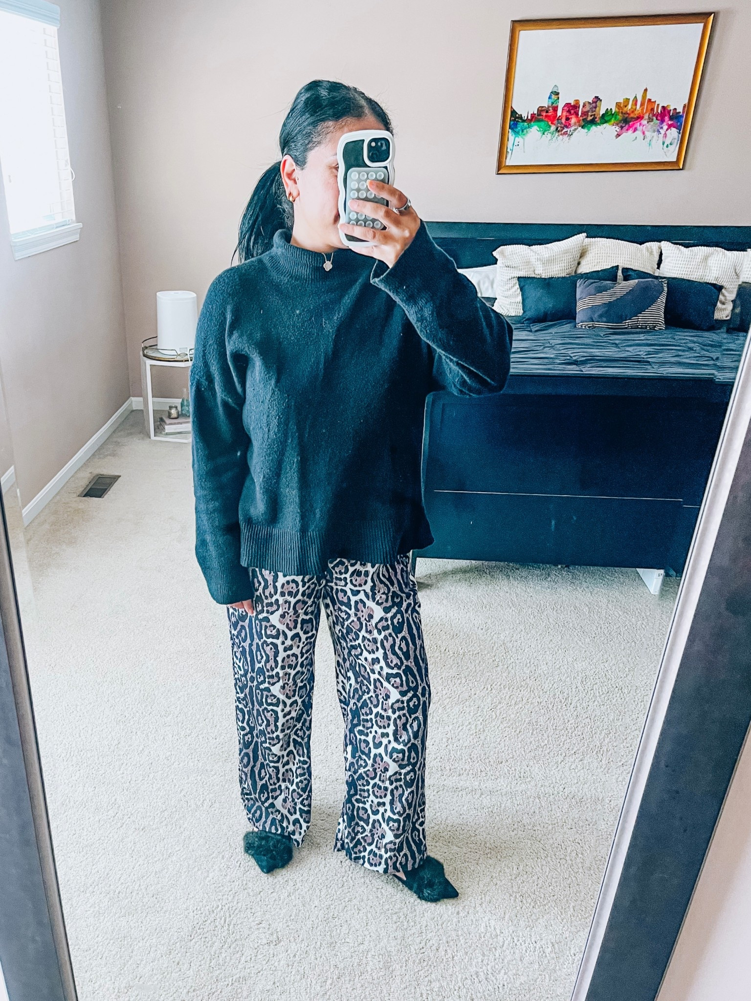 Turtleneck sweater
Leopard satin pants
Casual style
Winter outfits


#LTKdayinmylife #LTKootd #LTKmomlife
