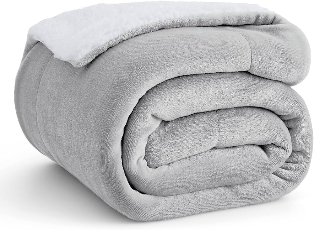 Amazon.com: Bedsure Sherpa Fleece Throw Blanket Twin Size for Couch - Thick and Warm Blanket for ... | Amazon (US)