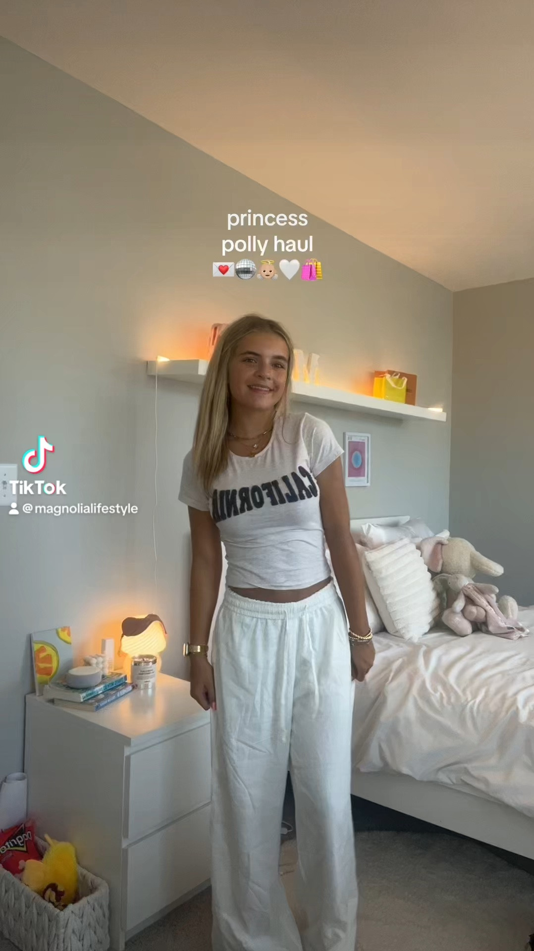 tops: size 4
bottoms: size 2
💌💌💌