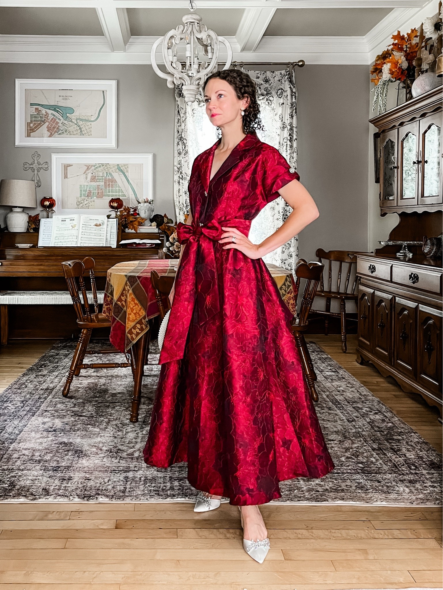 A beautiful red dress for a fall wedding!
Dress from Chicwish. 
Pearl bag from Chicwish. 
Heels from Bella Belle Boutique. 
Petite outfit. Modest outfit. Fall dress. Wedding guest dress. Christmas dress.

#LTKWedding #LTKOver40 #LTKSeasonal