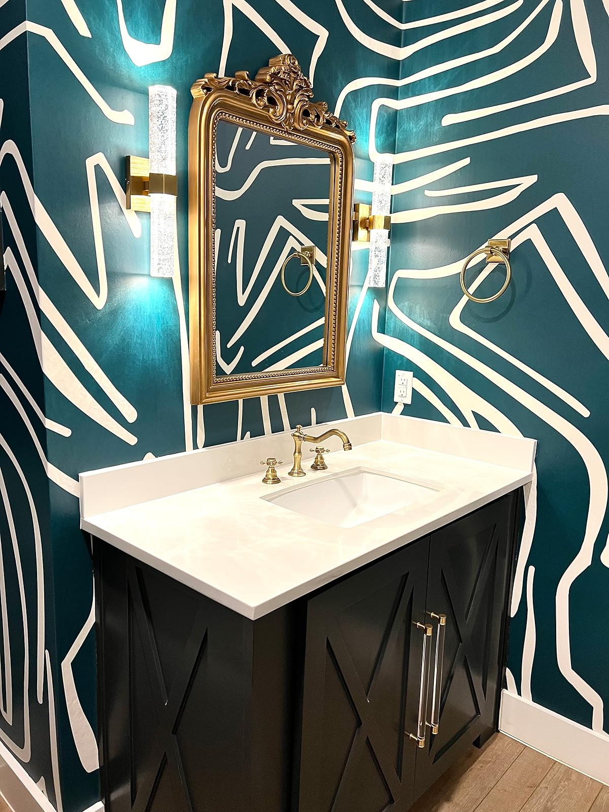 The Broadmoor House's Amazon Page | Amazon (US)