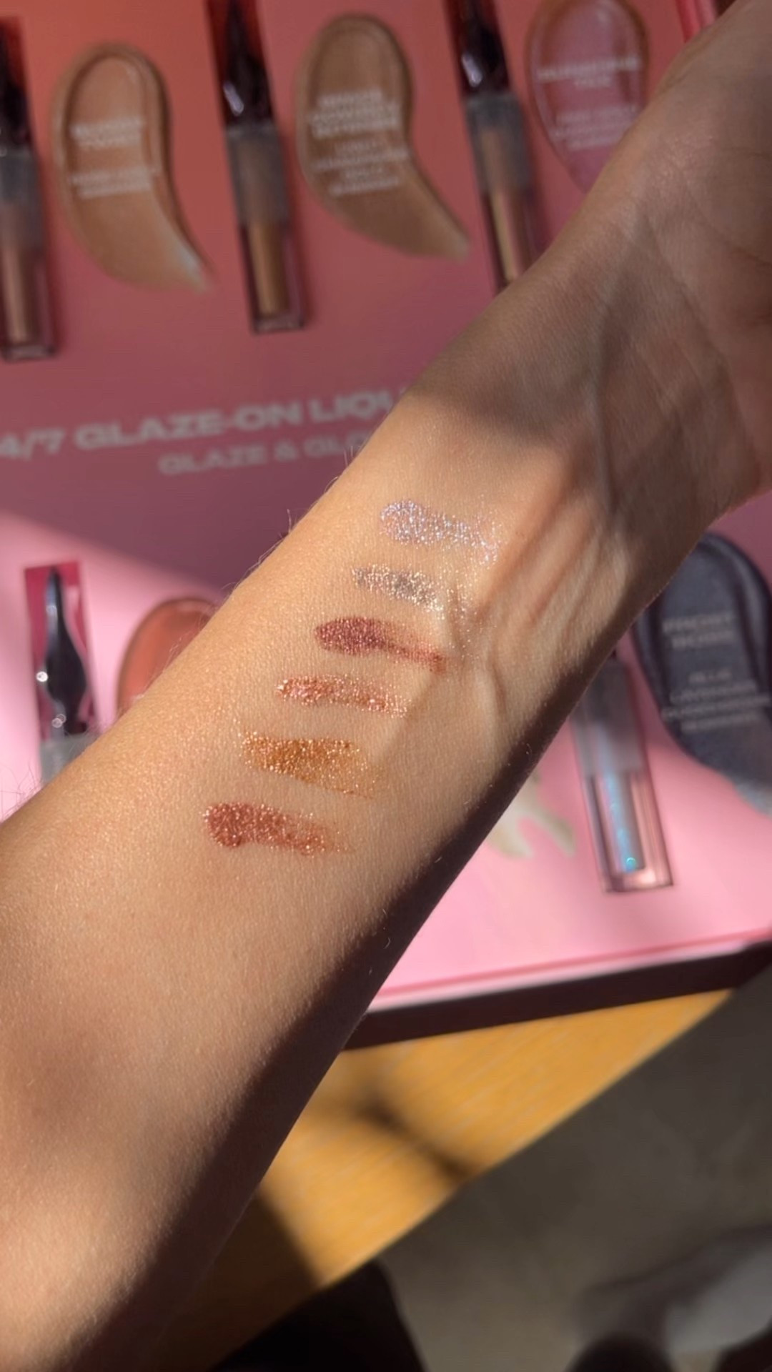 Swatched the new Urban Decay 24/7 Glaze-On Liquid Eyeshadow 💗 Such beautiful shimmer! Full video coming soon 🫶🏽

#udglazeon #giftedbyurbandecaycosmetics

#LTKBeauty