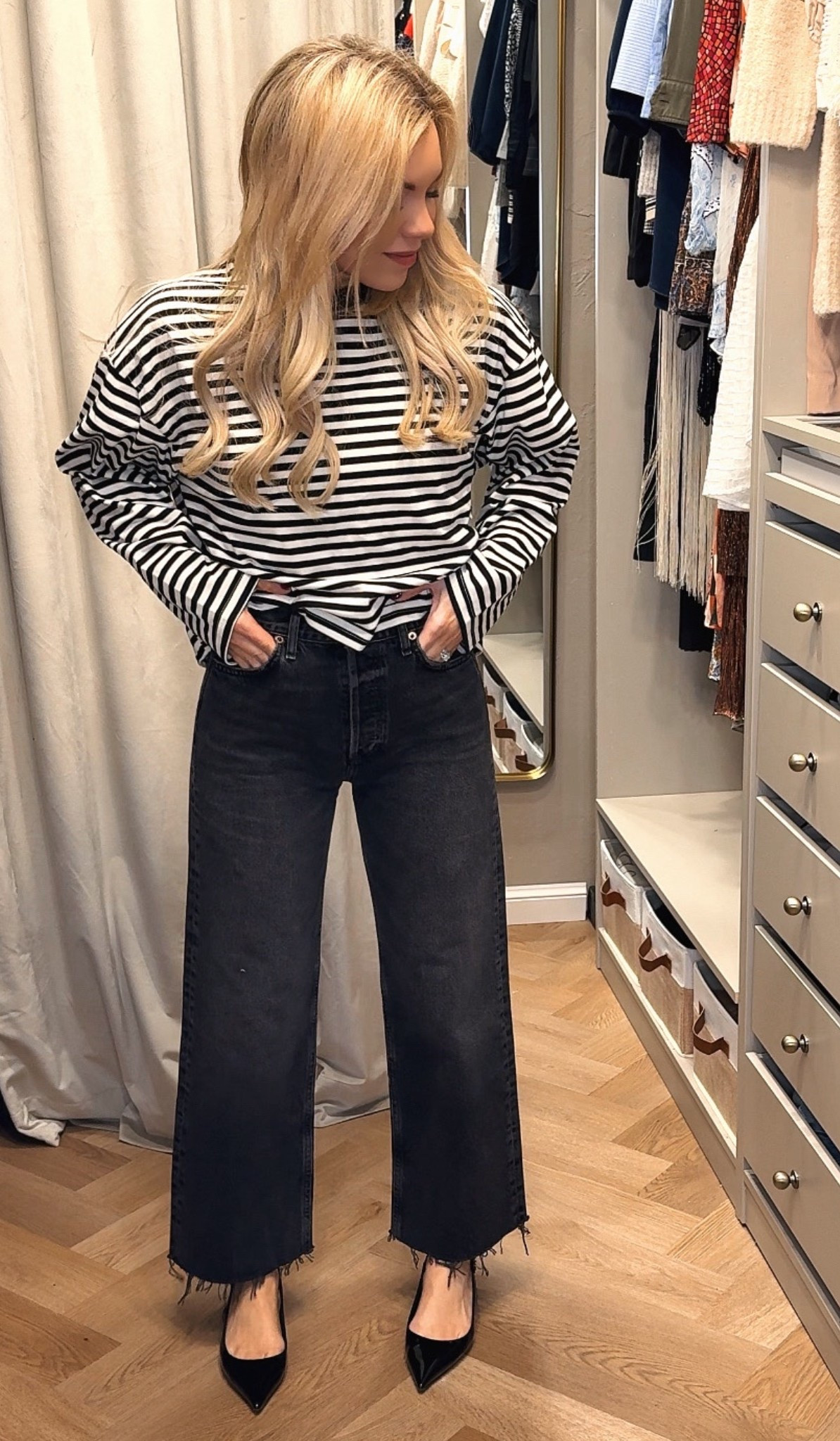 Stripe tee
Black jeans
Cropped wide leg black jeans 


#LTKootd #LTKdayinmylife #LTKSeasonal
