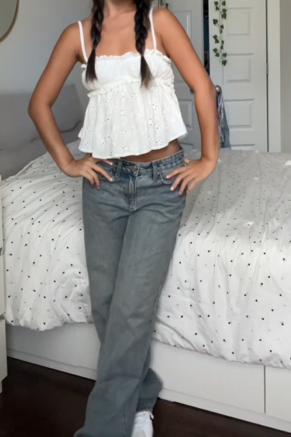 CODE: LAUREN15 for $$ off on grey bandit!! 🫶🏼
top- xs
jeans- 24