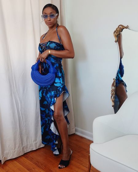 The perfect blue maxi dress 💙 

#LTKunder50 #LTKtravel #LTKSeasonal