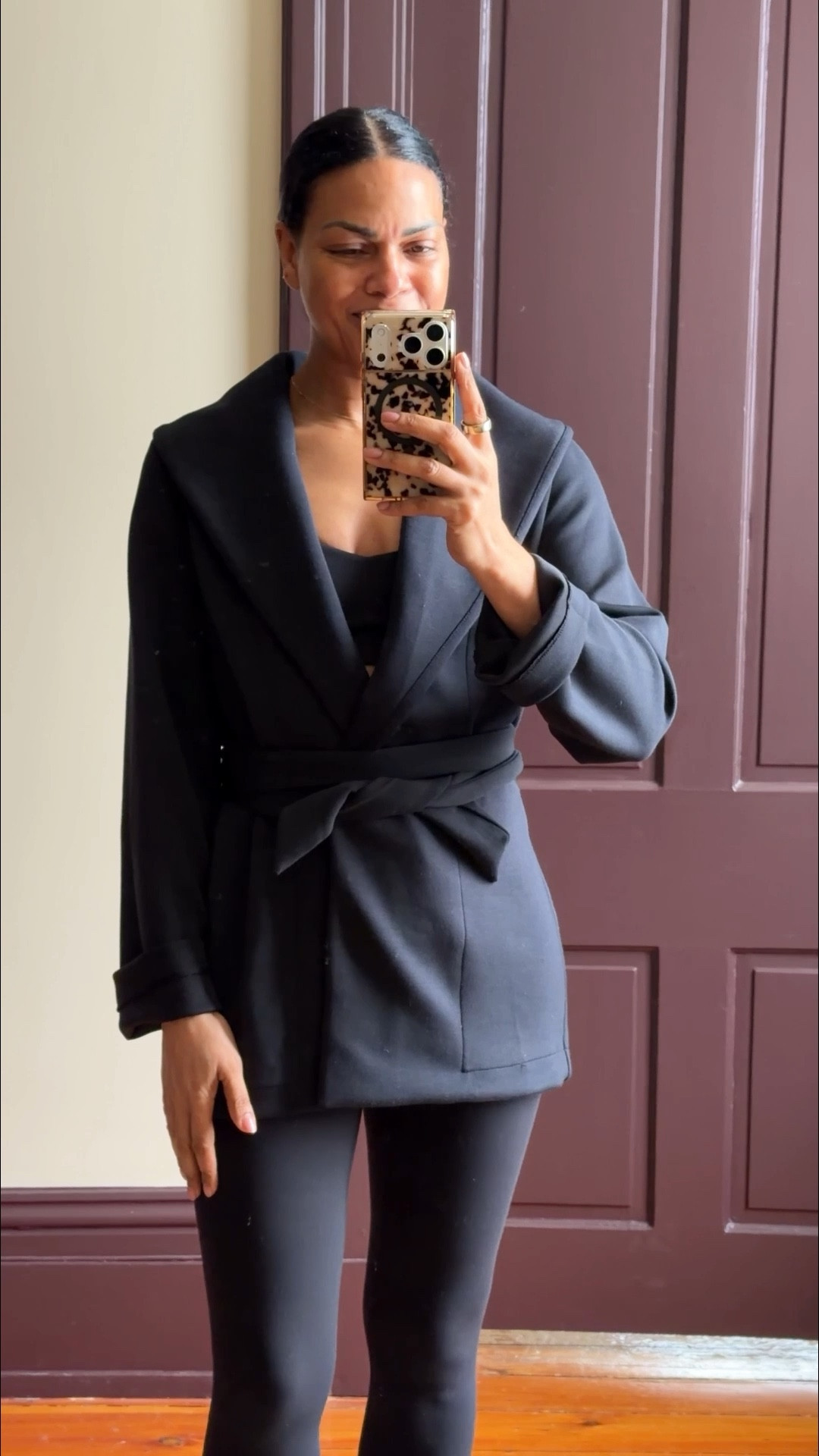 Some of you were asking about this wrap it’s Spanx! Use code ANNAGXSPANX for 15% off your first order! It’s so versatile and SO soft! 



#LTKActive #LTKootd