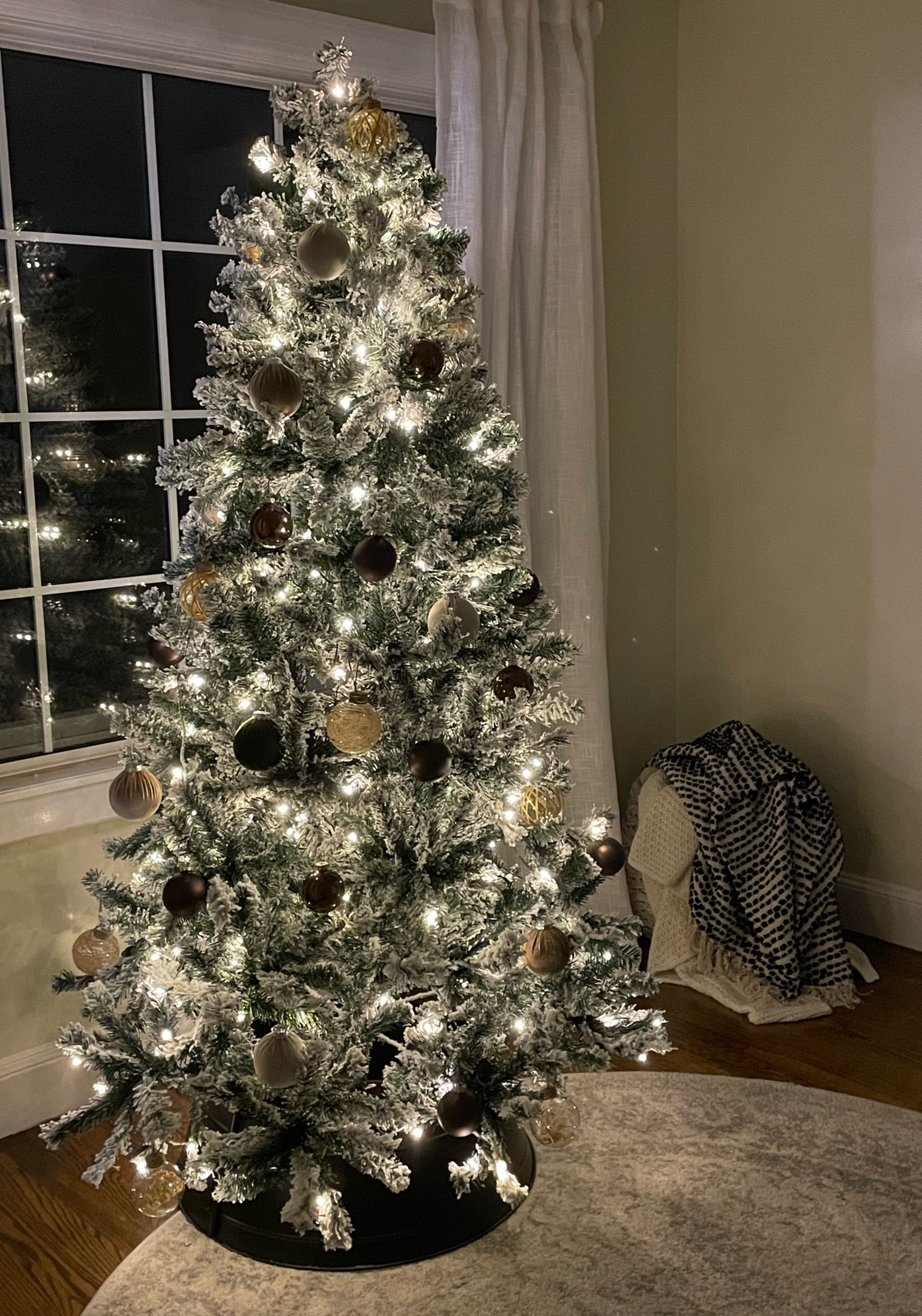 Trimming the Tree: Creating Christmas Magic! 🎄✨❄️

Shop my Christmas decorations and essentials! Below find everything linked for the perfect Christmas tree and festive home.

Elevate your holiday decor game today!
  
#ChristmasDecor #HolidayEssentials #FestiveHome 

#LTKHoliday #LTKSeasonal #LTKCyberWeek