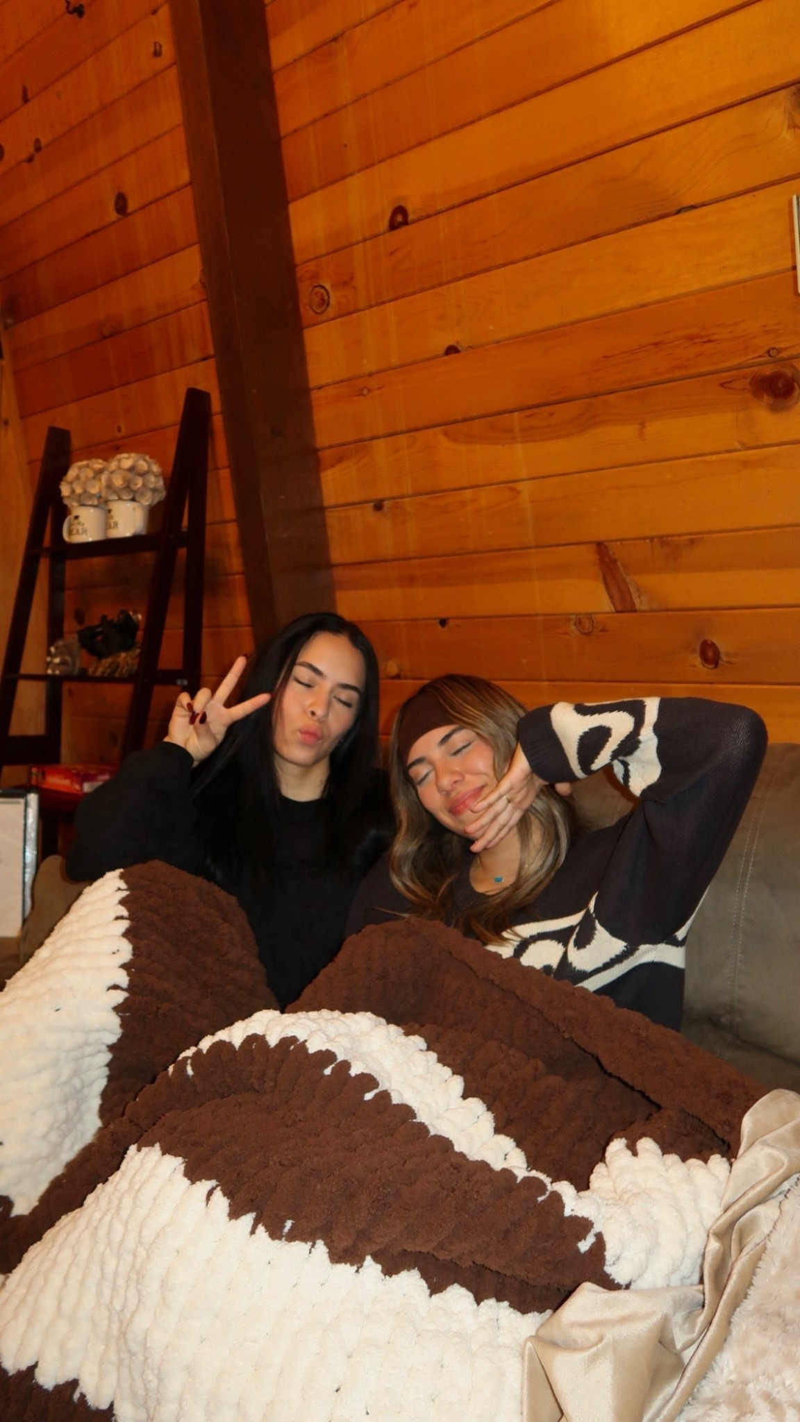 #cozy #winter #headband #surf #sweater 

#LTKHoliday #LTKTall #LTKSeasonal