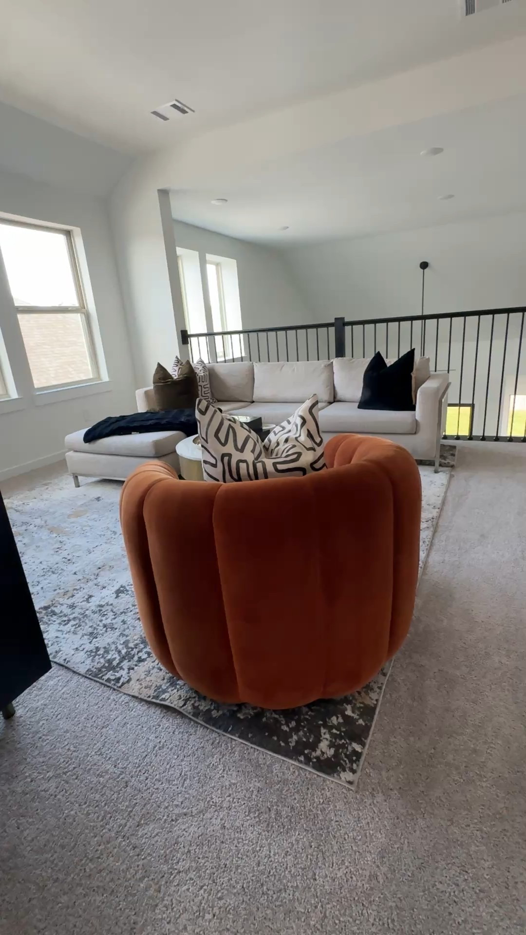 Shop my lift area decor. #home #accentchair 

#LTKHome