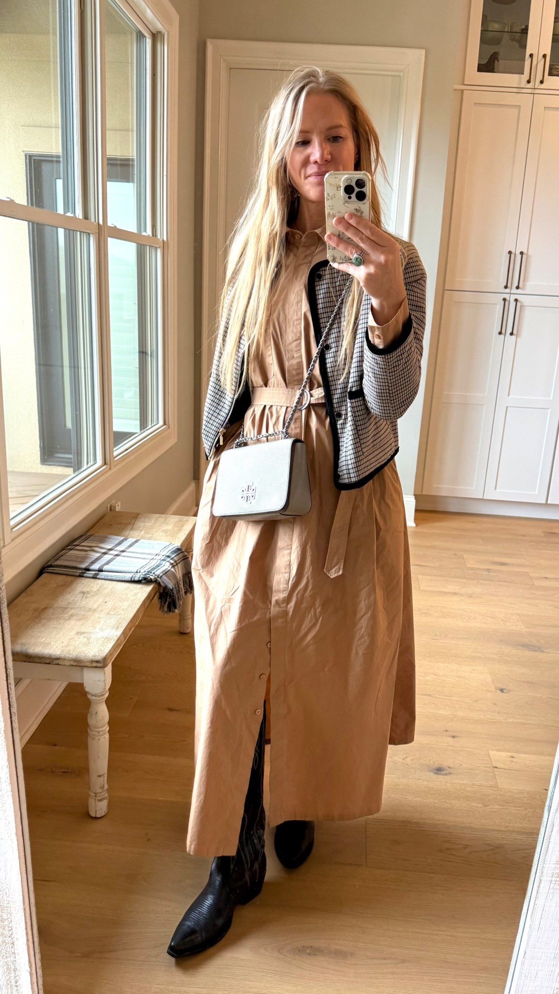 What I wore to church today.


Size reference 5’ 9” 140

Blazer/jacket - medium
(Found mine at TJMaxx)

Maxi shirt dress - medium

Tall black cowboy boots - sized up 1/2 size



Classic style. Church outfits. Western chic. Cowboy boots and dresses. Cowboy boots with a dress. Classy western. Western boots outfits. Shirt dress outfits. 

#LTKOver40 #LTKTall #LTKWorkwear