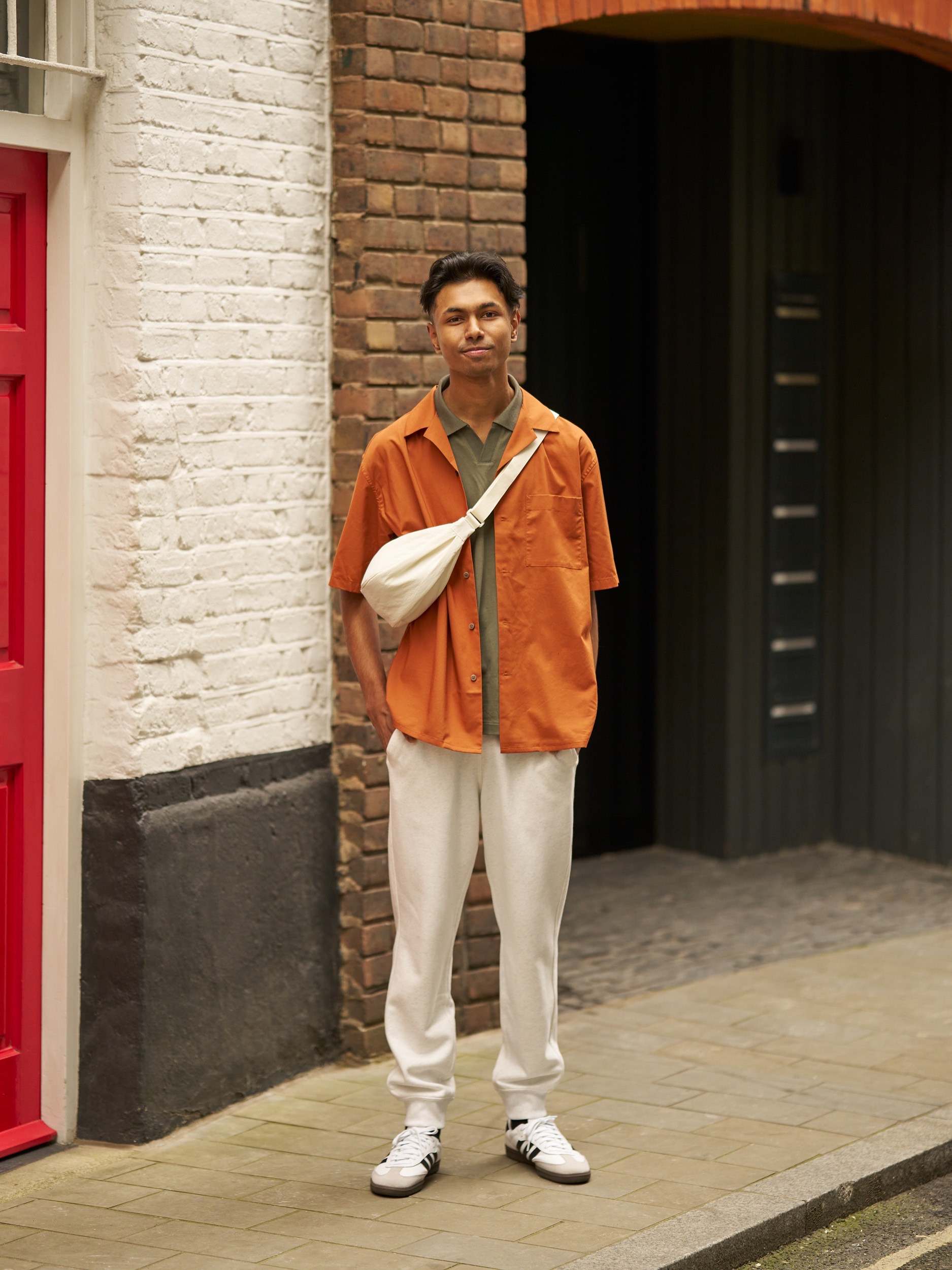 ROUND MINI SHOULDER BAG | UNIQLO (UK)