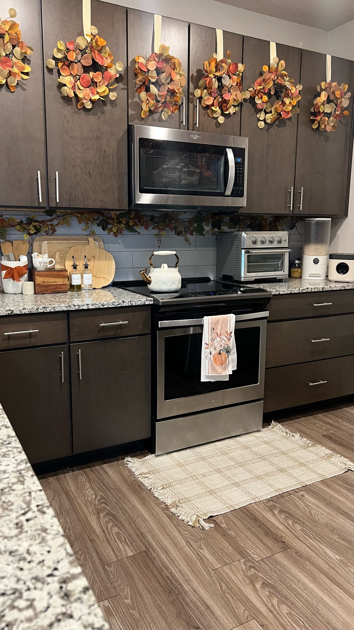 Fall Kitchen decor inspo! I can’t link the wreaths but they are from Hobby lobby ☺️

#LTKHoliday #LTKHome #LTKSeasonal