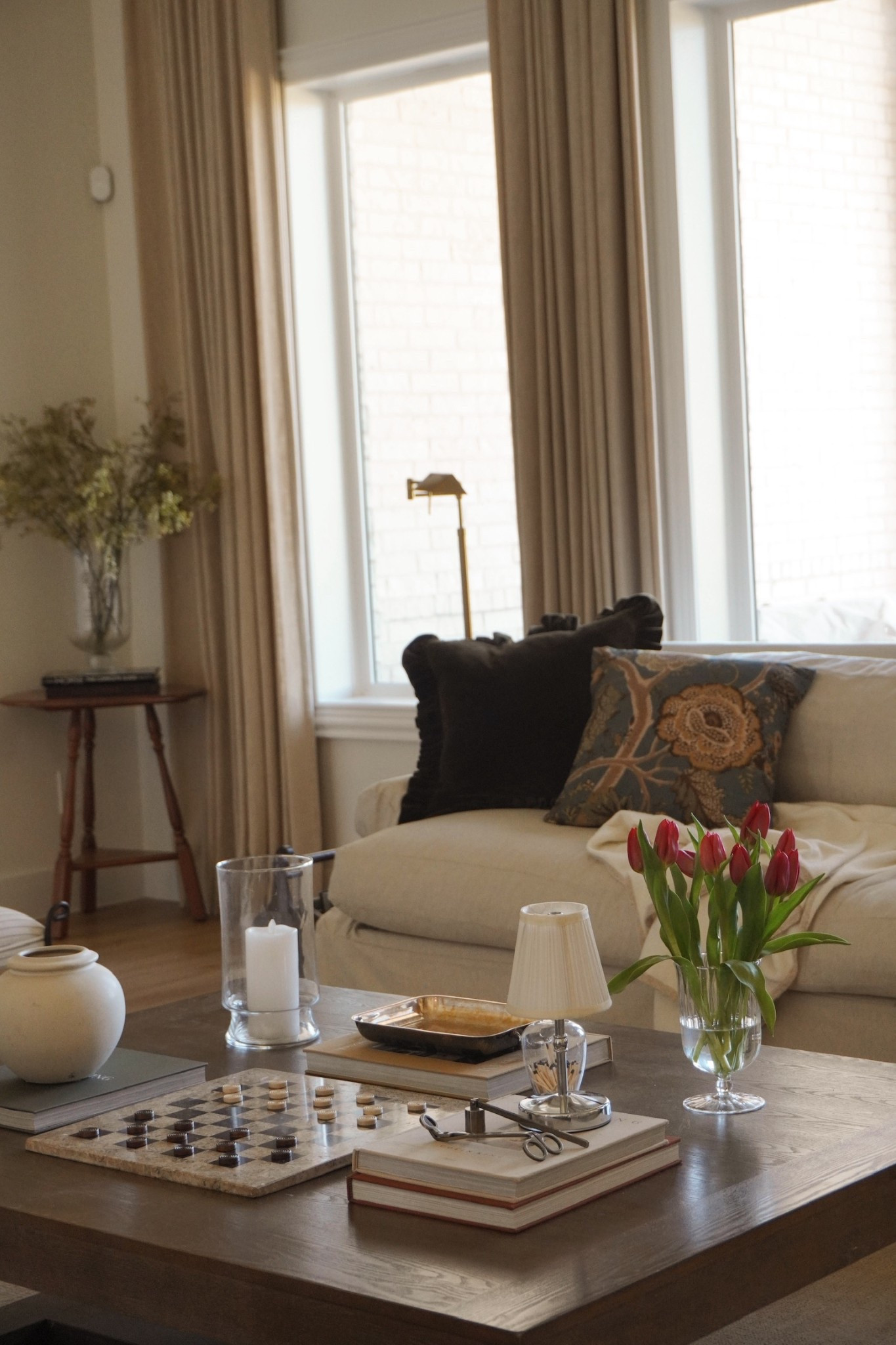 Spring living room views!

spring living room, living room inspo, living room designs neutral warm living room, warm spring living room 

#LTKSeasonal #LTKHome