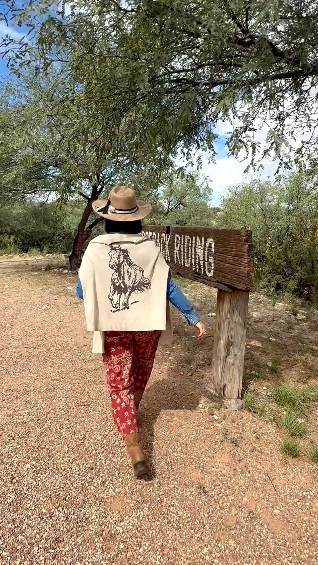 The cutest horse sweater! Only x large sizes left, but it’s still perfect to throw on your shoulders! Hoping for a restock, but in the meantime, I linked some other options! 🐴🐴🐴


** I did am men’s medium
￼
Horse sweater, ranch, equestrian, ranch, life, ranch outfit idea, western outfit, western chic, outfit of the day ￼￼

#LTKootd #LTKSeasonal #LTKOver40