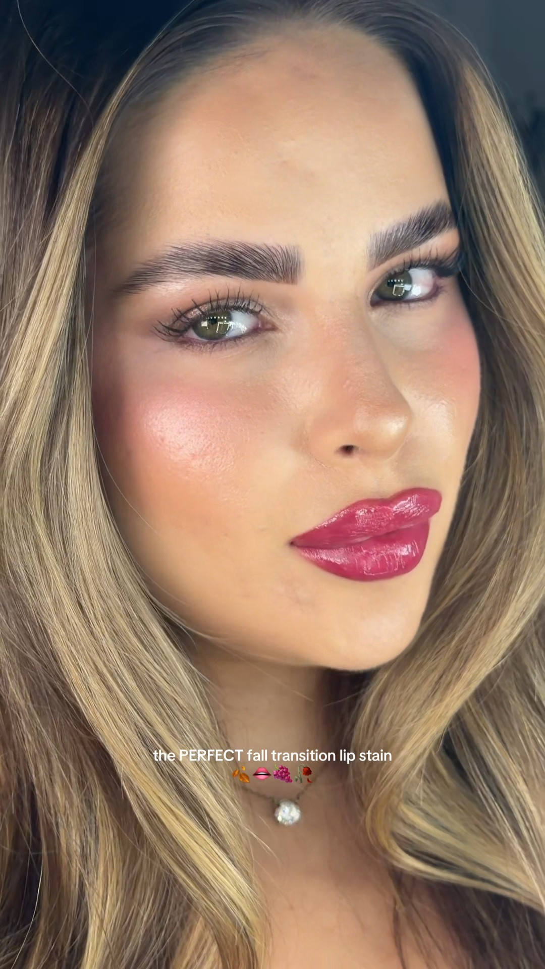 it’s never too early for fall makeup in my opinionnn🤭 wearing @Haus Labs lip lacquer in shade dusty rose #lipstain #lipstainviral #fallmakeup #makeuptutorial #lipcombo