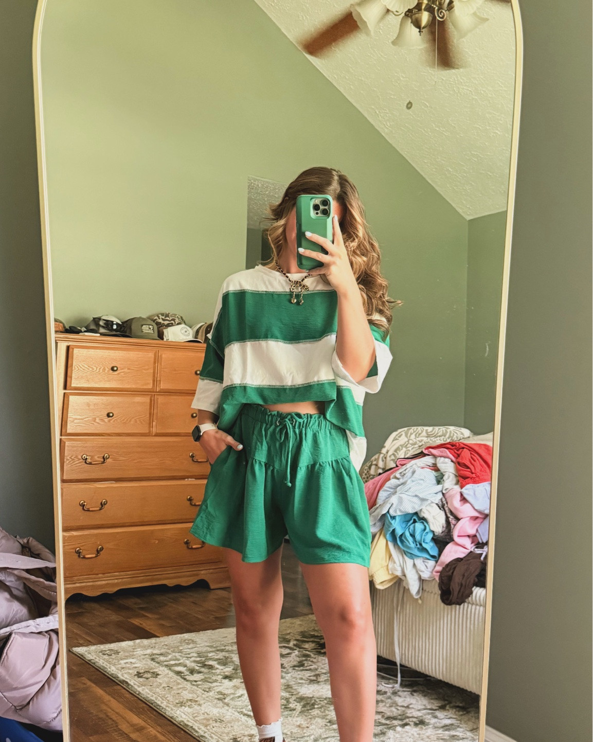 LOVE LOVE LOVE this set!! 

size S- fits oversized

use code MSATENZIE to save $$$

#LTKootd #LTKU #LTKSeasonal