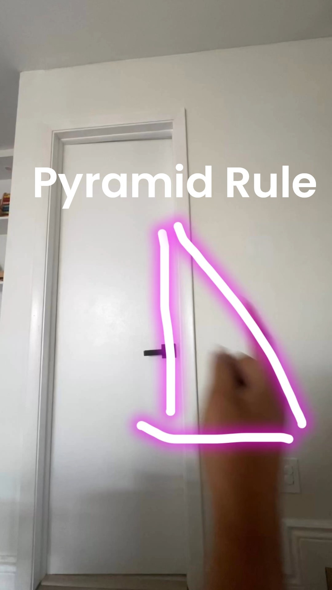 •	#HomeDecorTips
	•	#InteriorStyling
	•	#ShelfStyling
	•	#DecorInspo
	•	#VisualTriangle
	•	#PyramidStyling
	•	#DesignPrinciples
	•	#HomeStylingIdeas
	•	#DecorArrangement
	•	#StylingTips 

#LTKHome