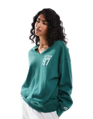 Hollister motif crewneck sweatshirt in green | ASOS (Global)