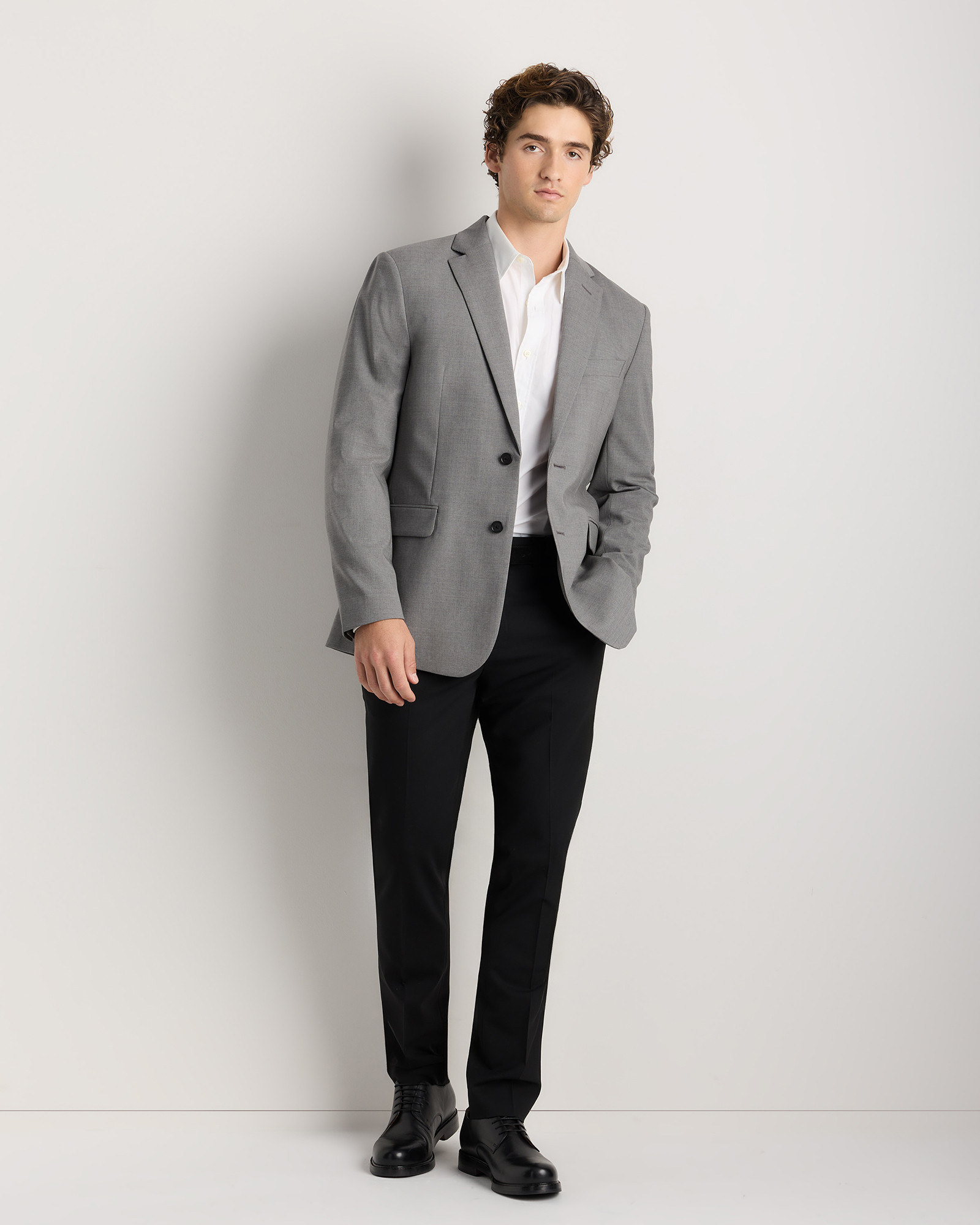 Quince | Men's Stretch Wool Blazer in Black, Size Medium | Quince