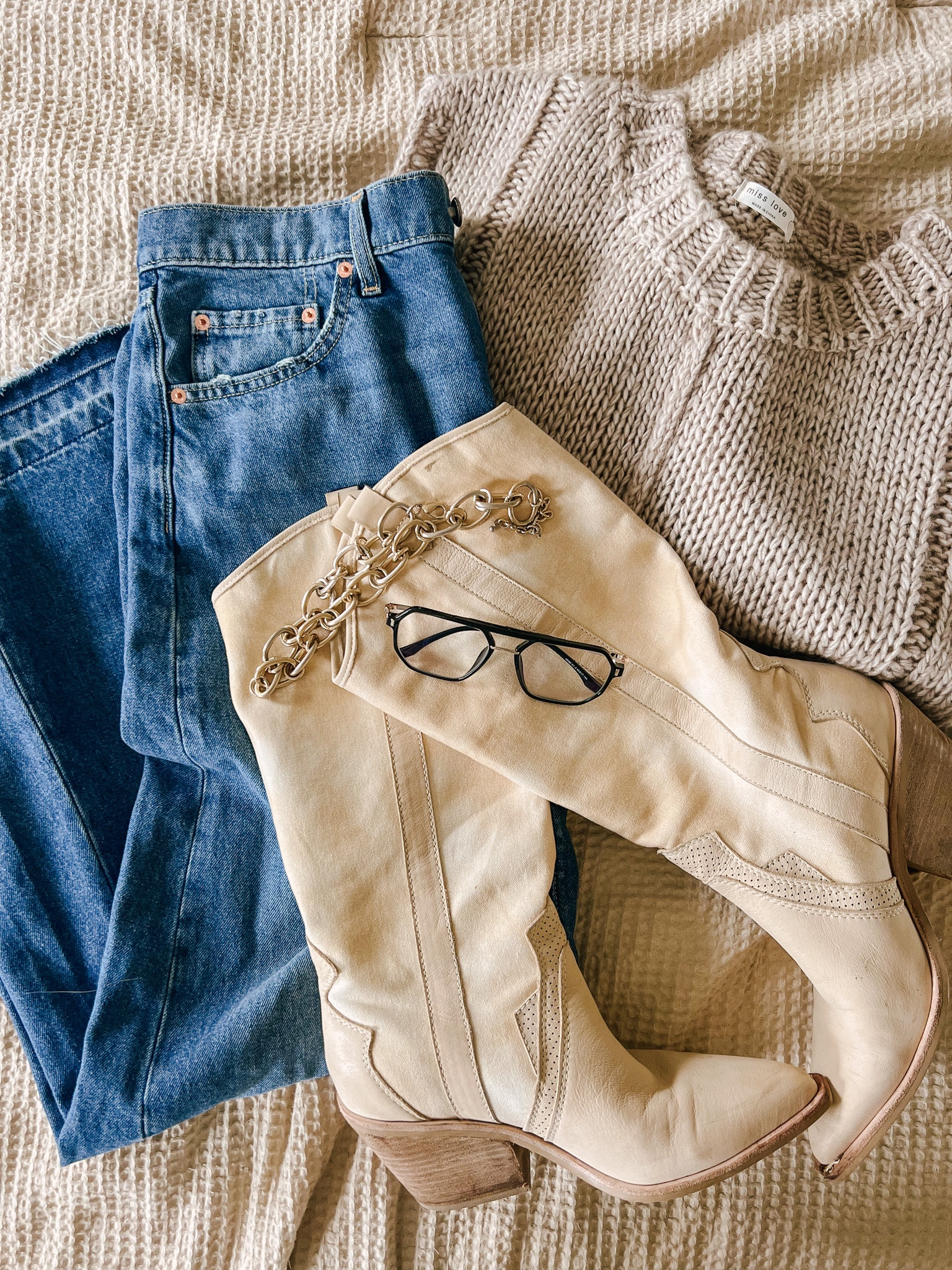 Glasses are from Zeelool and are the “Lizbeth” style 💕