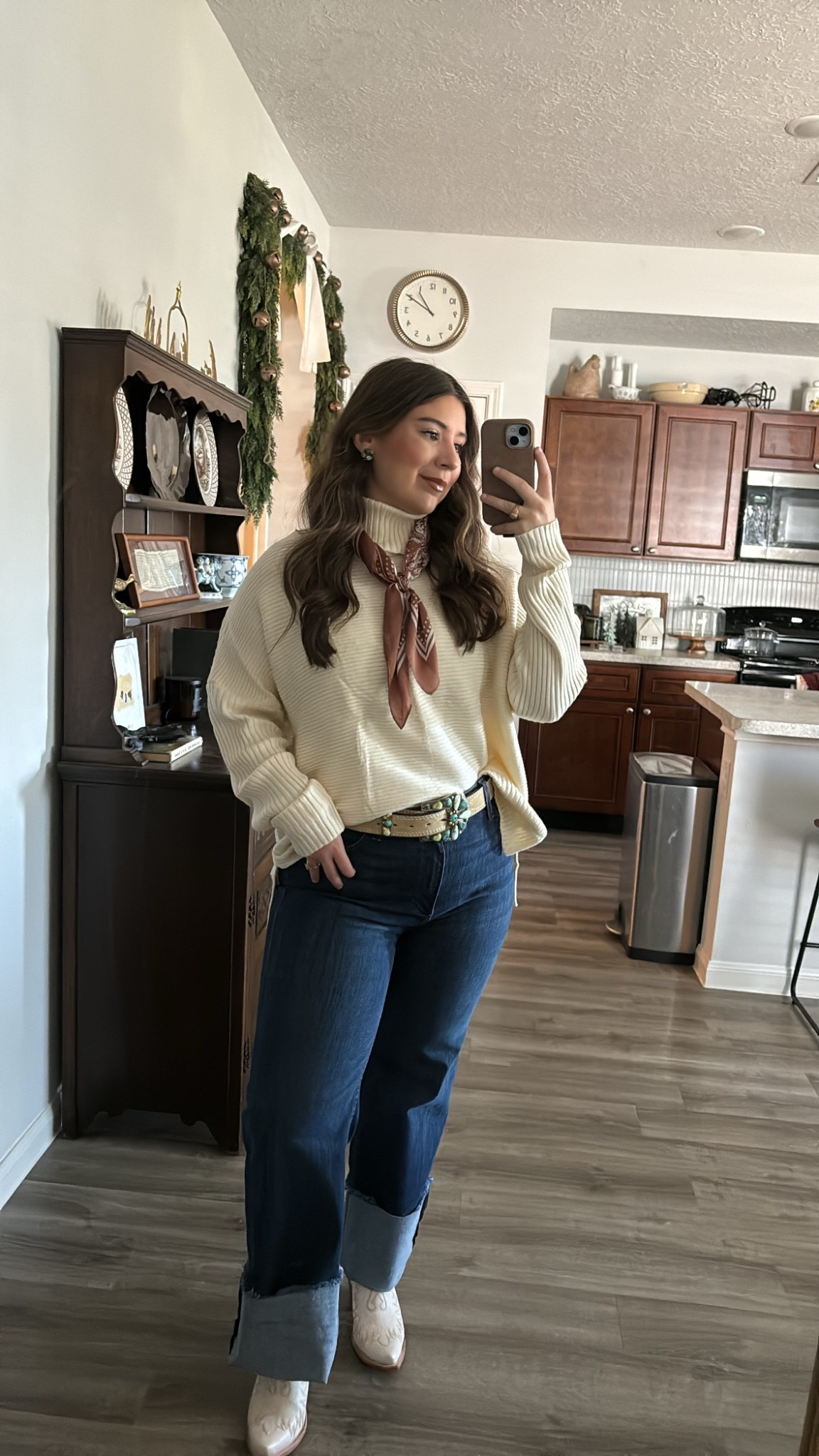 western style outfit 🤎 size large in sweater (wanted a roomy fit), 8x32 in jeans. jeans linked are exact style, similar color. 


#LTKStyleTip #LTKootd #LTKHoliday
