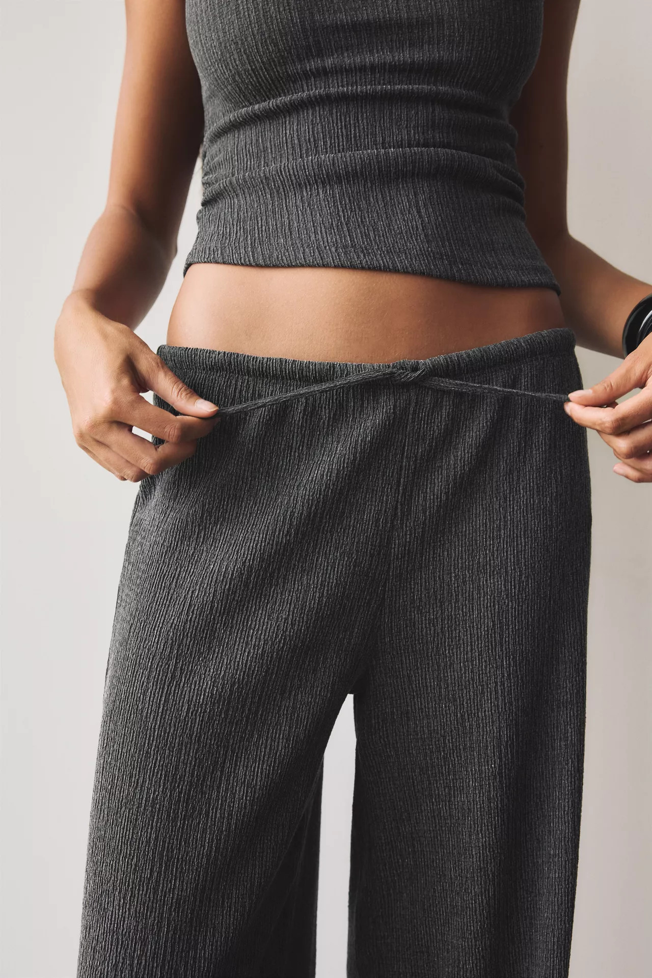 Wide-leg crepe trousers | PULL and BEAR UK