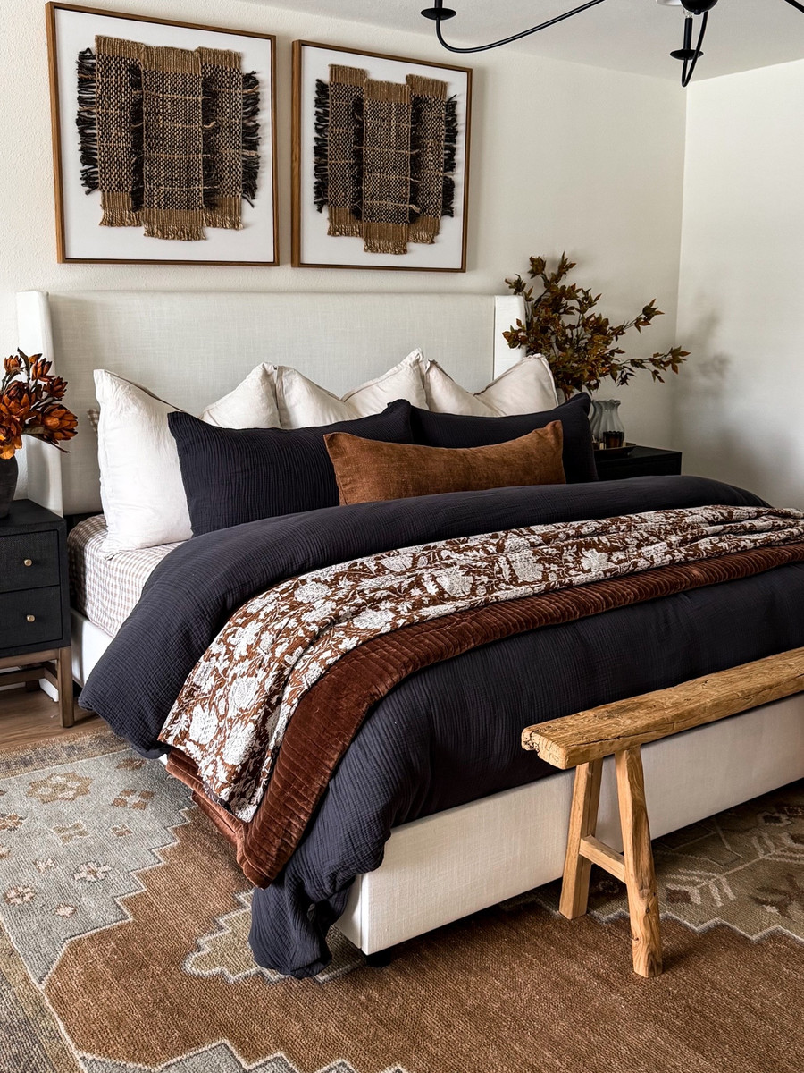 This might be my favorite fall bedding look yet.