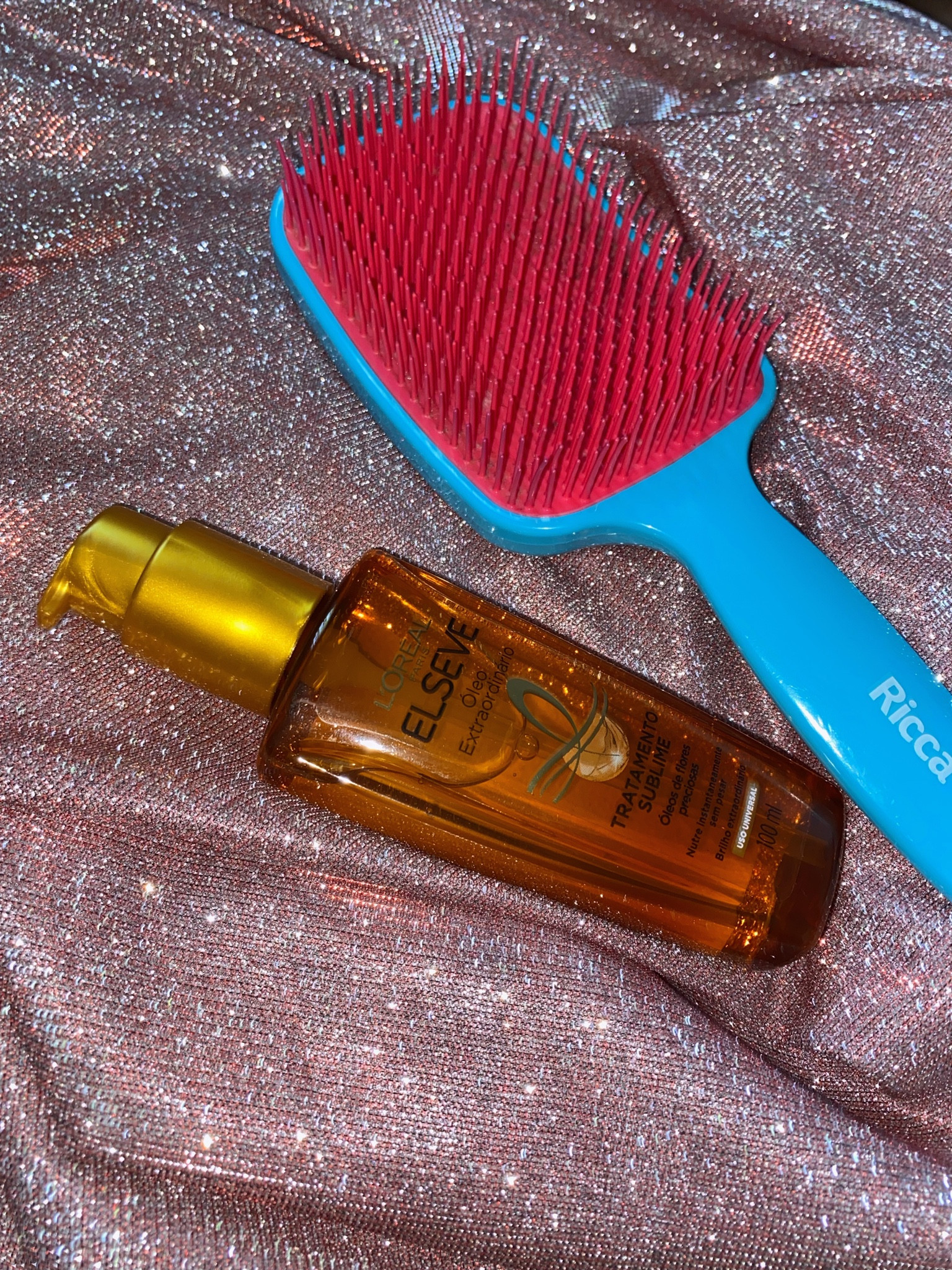 A dupla que salvou meu cabelo 💗✨
O óleo deixa o cabelo super macio, protege dos danos, impede que forme nós, assim como a escova evita a quebra do cabelo… São ótimos!
#TeoriaNaPraticaLTK

#LTKbeauty #LTKbrasil #LTKHoliday