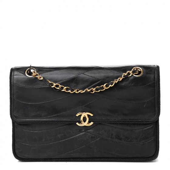 CHANEL

Lambskin Scallop Quilted Single Flap Black | Fashionphile