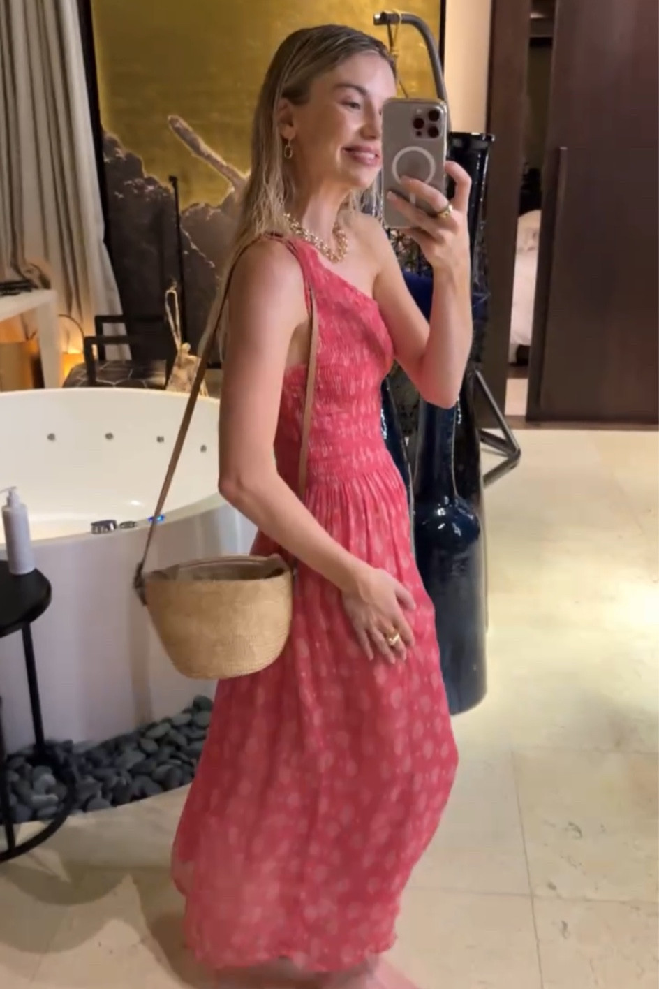 Off for dinner 💘

#LTKSeasonal #LTKHoliday #LTKtravel