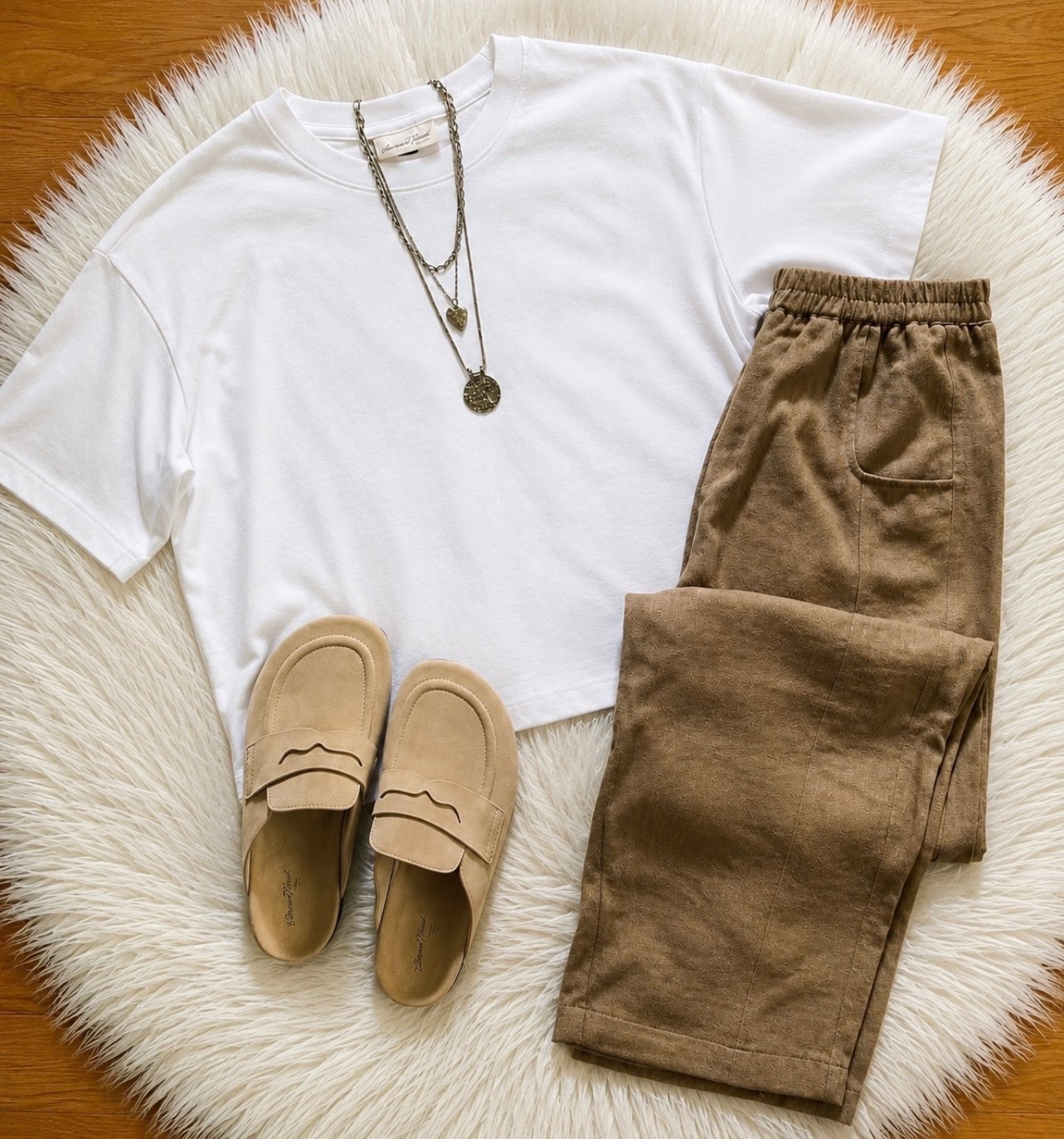 Another NEW pants find! These are good 👏

#LTKootd