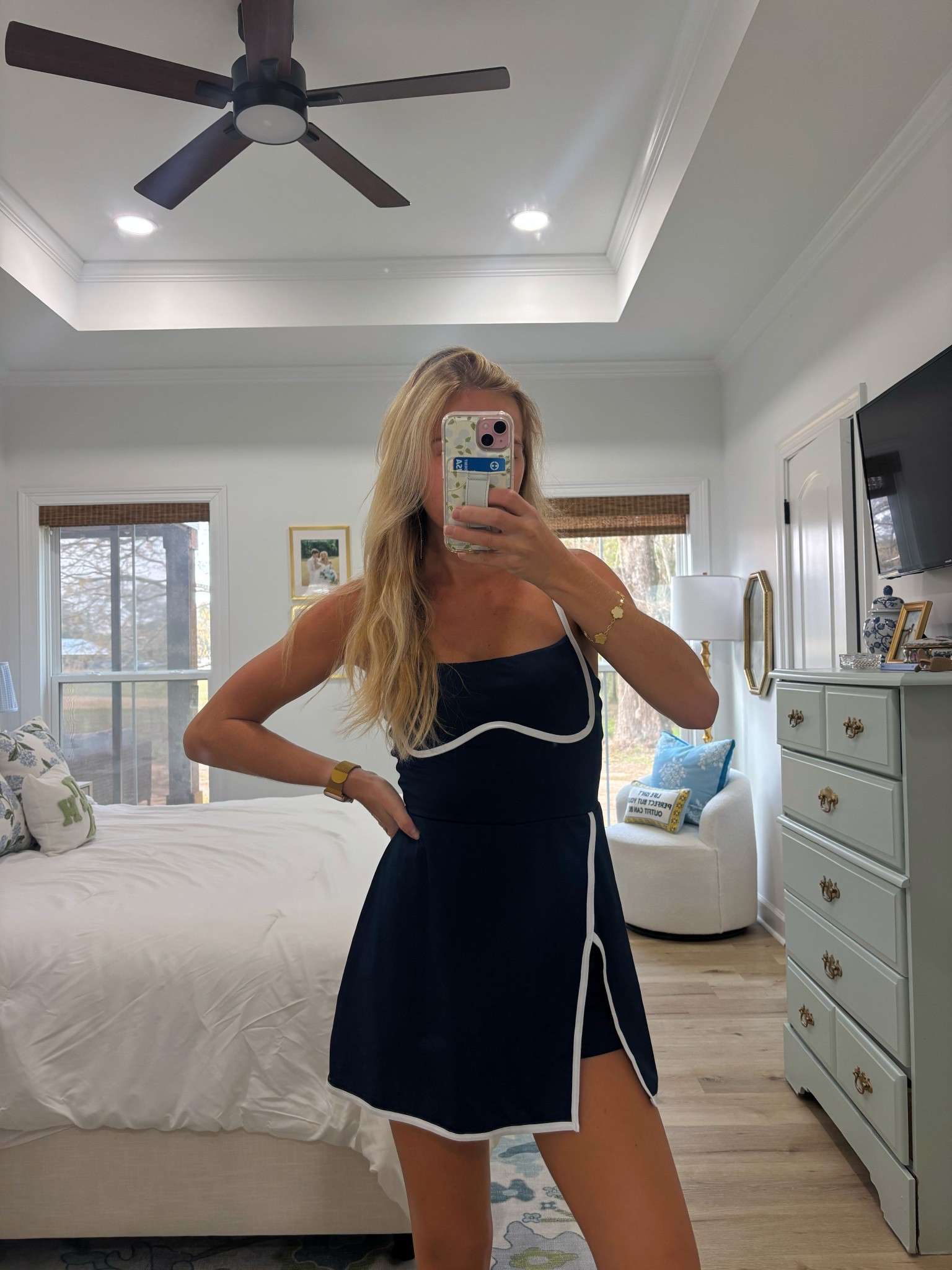 SHEIN but looks like ALO 😜 for a lot cheaper too!!! Comes with built in pads and TTS! Navy!! 💙💙

#LTKfitnessgoals #LTKActive #LTKootd