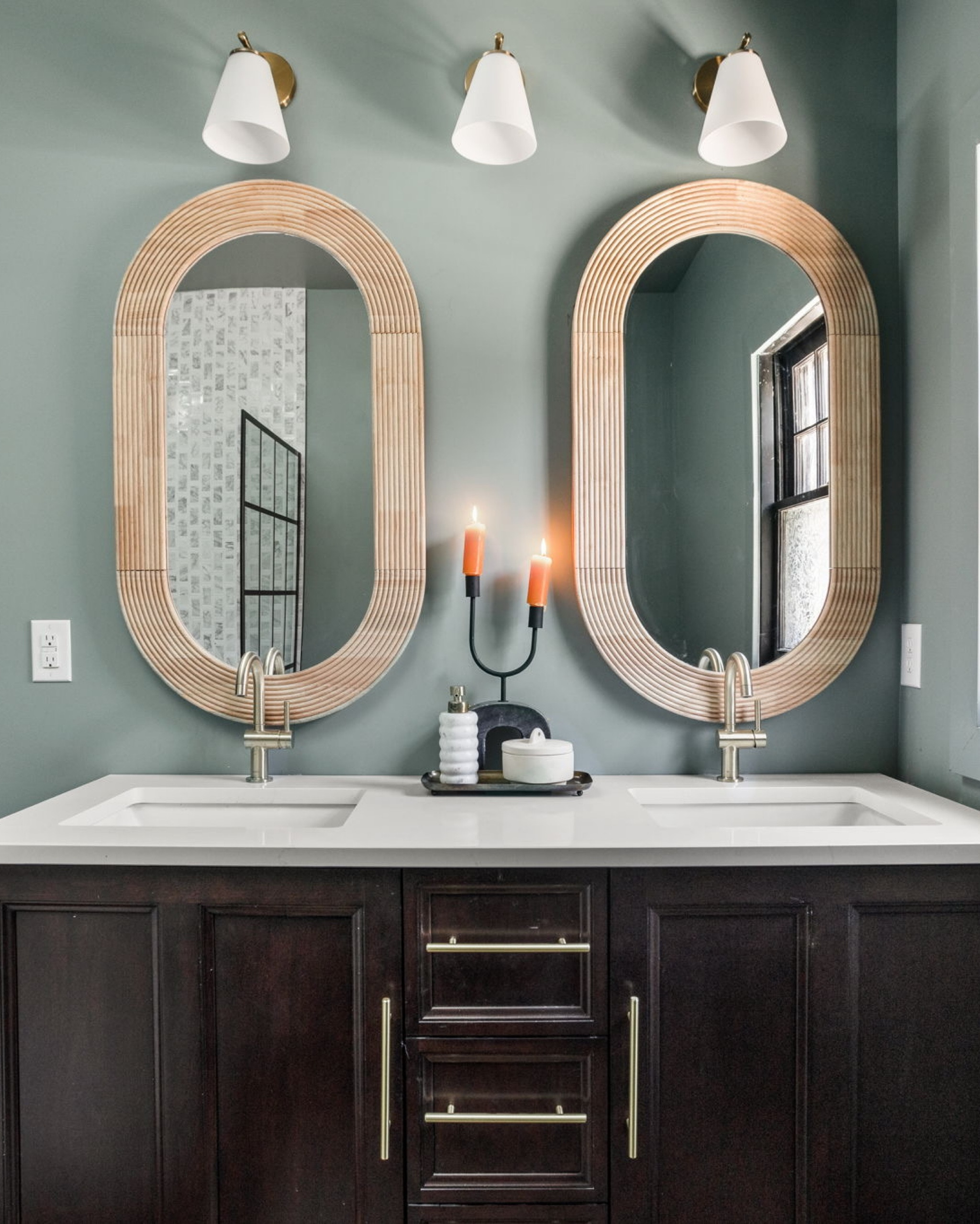 Continuing the spa theme, we’re obsessed with this main en suite.

#LTKhome