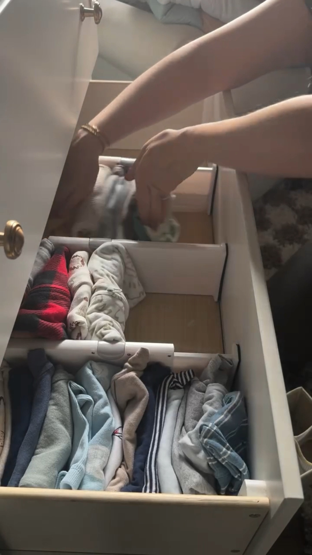 Why does 45 mins of organizing at 30 weeks feel like an Olympic sport?! Got all the laundry and changing table items in the drawers! Feeling good but still have much more to do ☺️

#babyprep #nesting #pregnancylife #pregnancyjourney