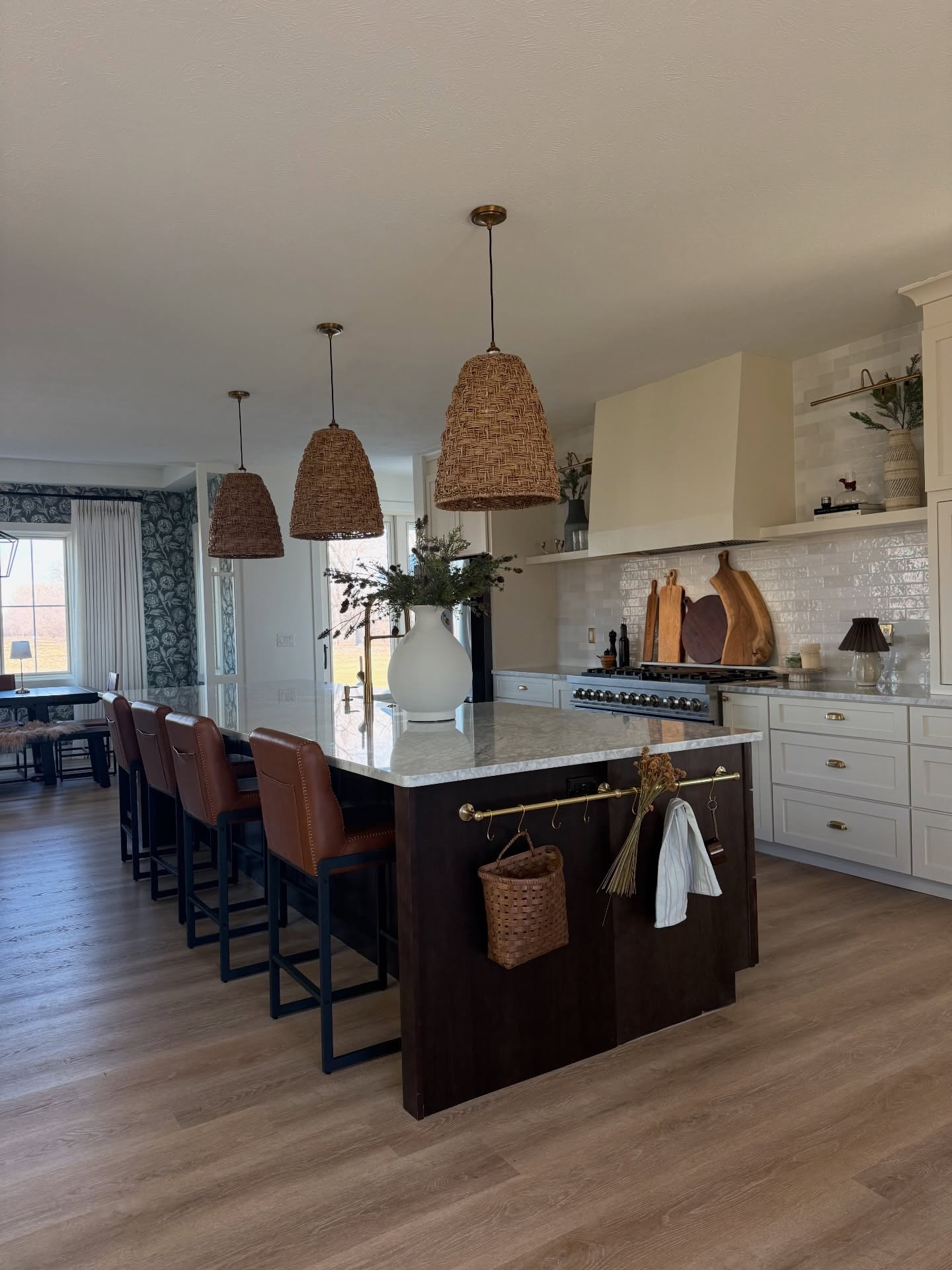 #ad The brass pot rack I mounted on the island was well liked, so I thought I would show it in a still.  It is from @wayfair and my size is sold out but the other lengths are still in stock.  Sharing all my affordable favorites from Wayfair if you happen to be looking for furniture. 

Comment SHOP for all my favorite picks.  Here is the link to my storefront as well: https://creatorsold.io/wayfair/simply40north

#whitehouse #diyhome #kitchenislanddesign #potrack #unlaqueredbrass #furniturefinds #wayfairelevate #wayfaircreator #wayfair #lightfixtures #affordablefurniture