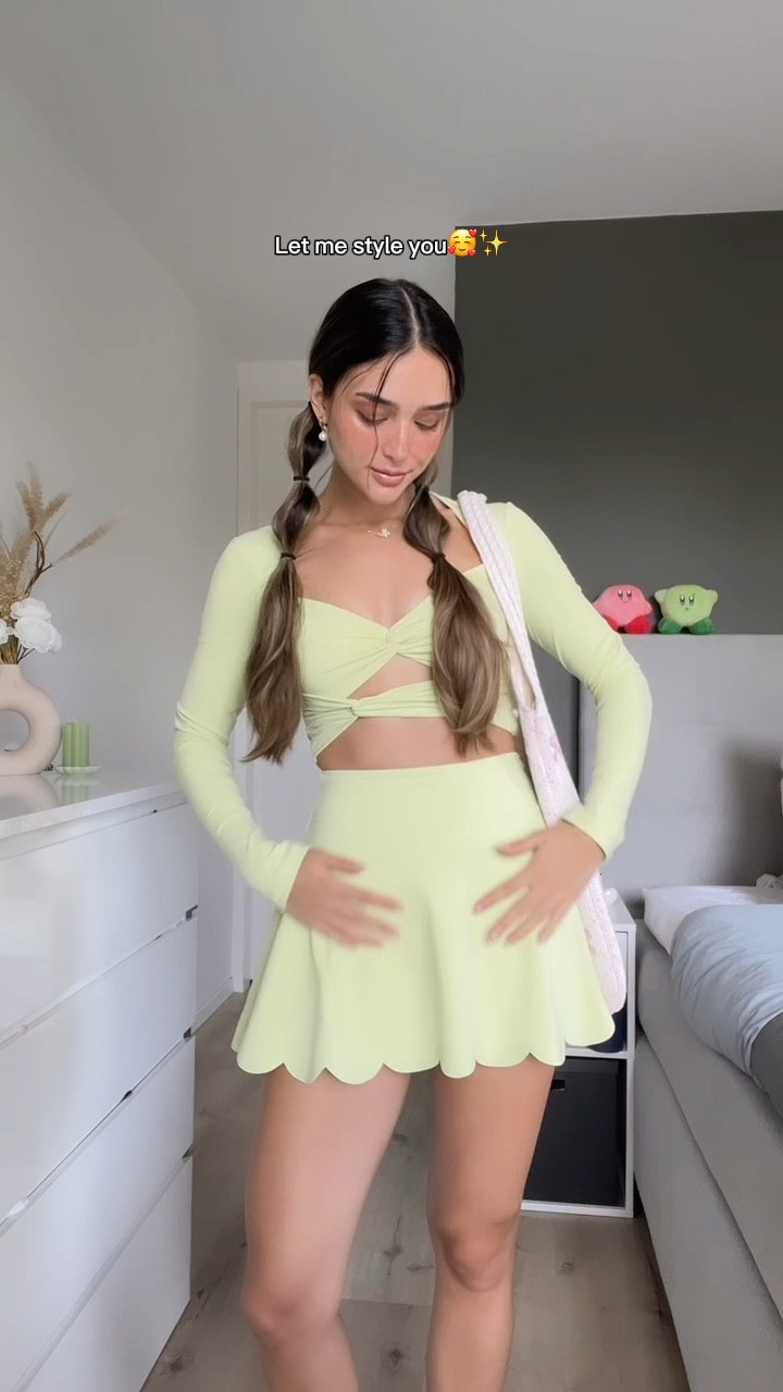 🛍️DISCOUNT Wiskii: IZABELA15

 4 ACTIVEWEAR OUTFITS🥰✨

White v-waist yoga legging fitness, black training mesh legging, off shoulder long sleeve crop top ruffle motive, high waist tennis skirt with shorts, chunky trainers, white trainers, ruffle socks, knotty chic ruched cropped cut out long sleeve top

#LTKstyletip #LTKfitness #AugustBrandSpotlight