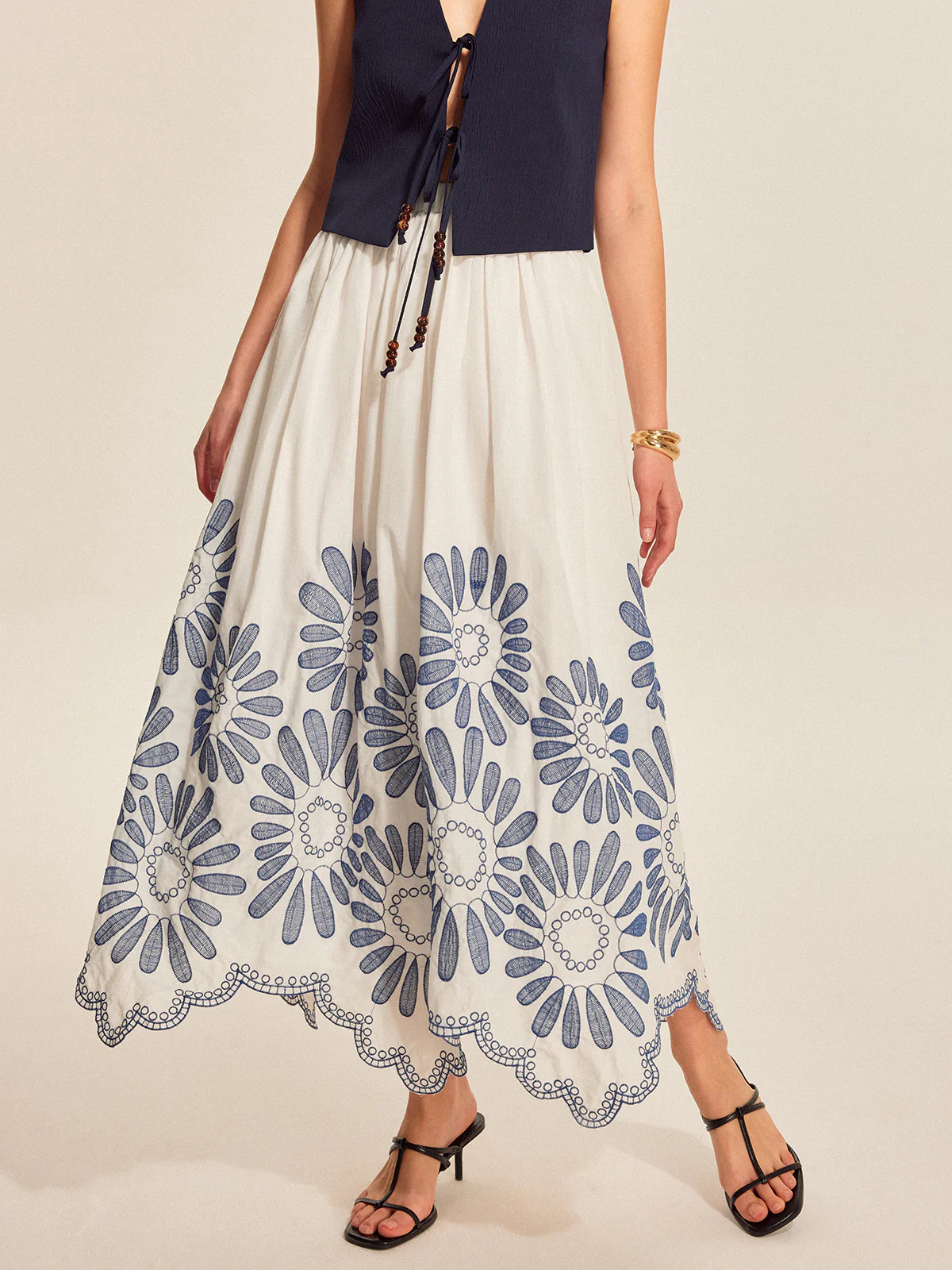 Embroidered Scalloped Hem Skirt | Commense