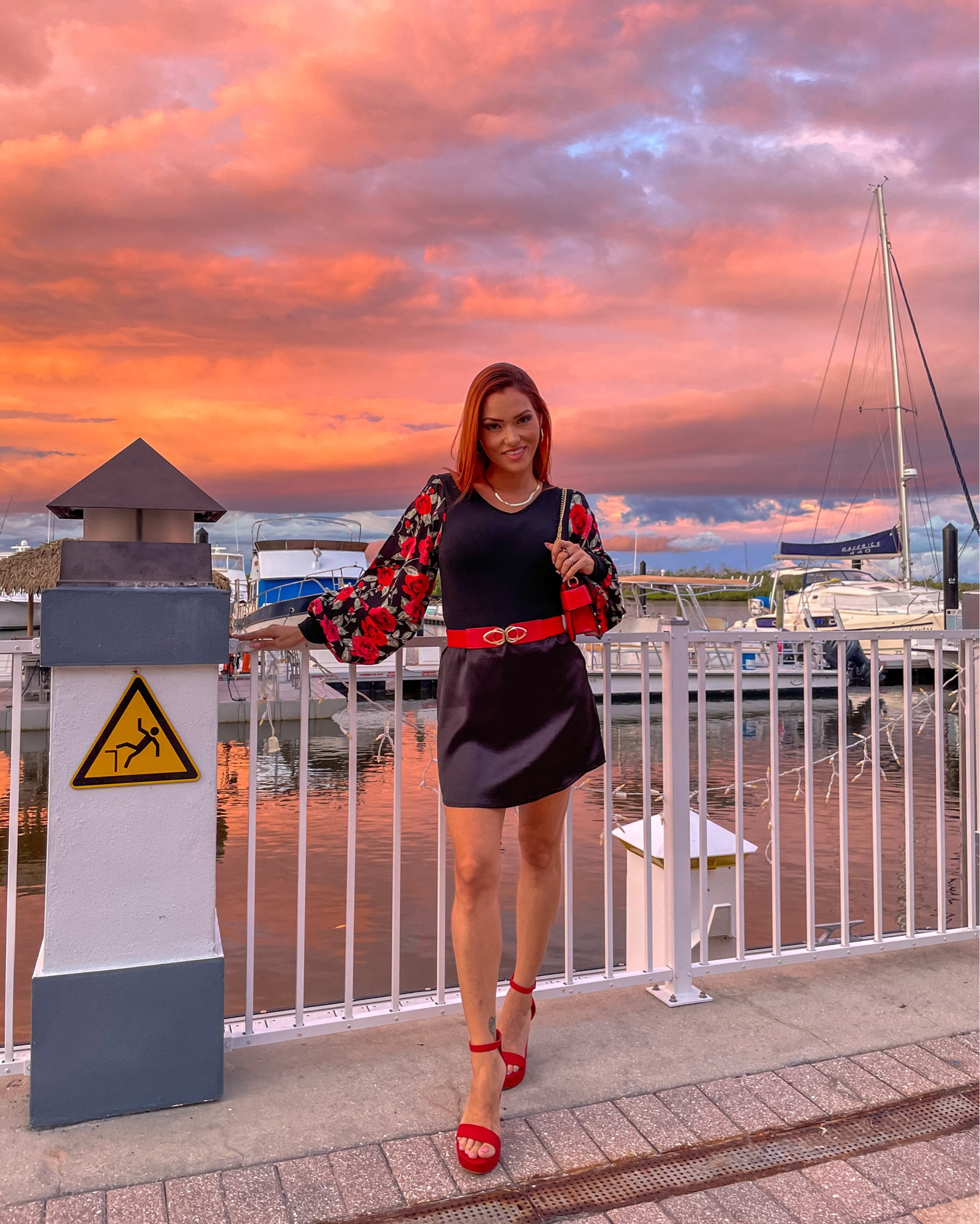 Tropical resort date night outfit perfect for Florida nights in the Spring time.