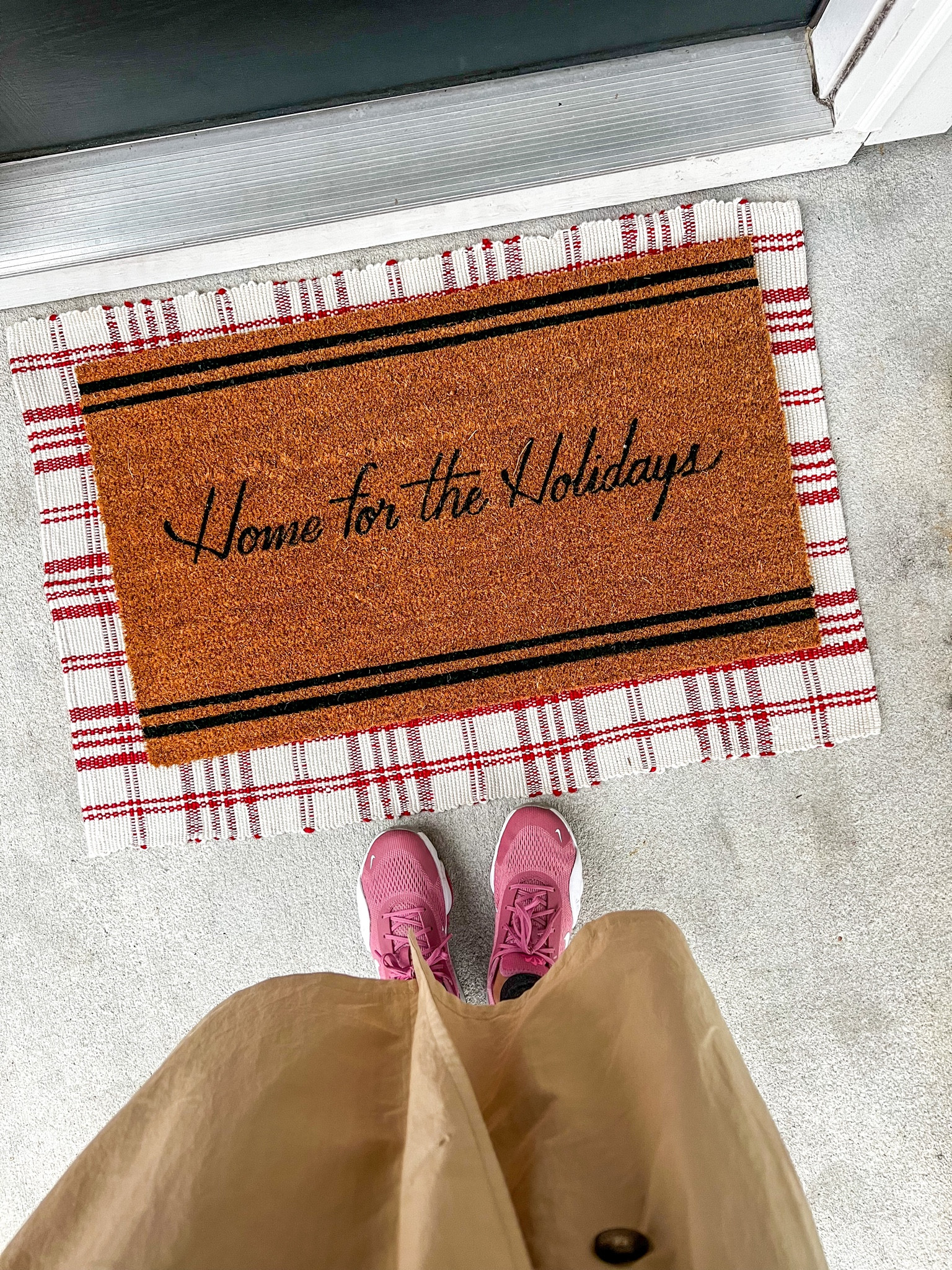 Front door mat, holiday mat, Christmas decor

#LTKHoliday #LTKhome #LTKHolidaySale