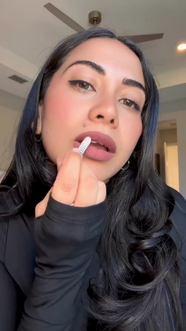 Love a rosy mauve lip combo for winter 💄@dibsbeauty @valentino.beauty @makeupforever