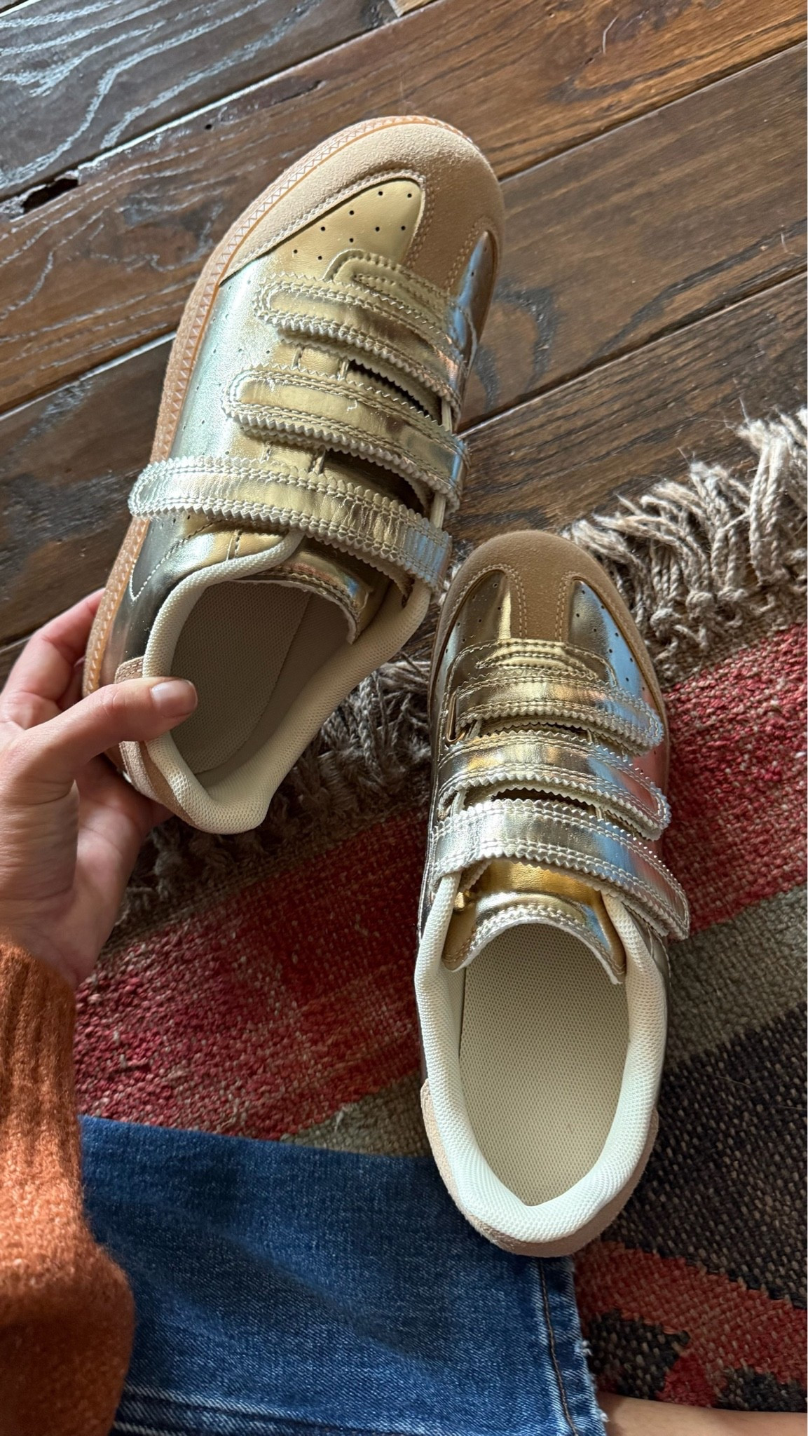Cutest gold sneakers for fall and winter!!

#LTKootd #LTKgrwm #LTKActive