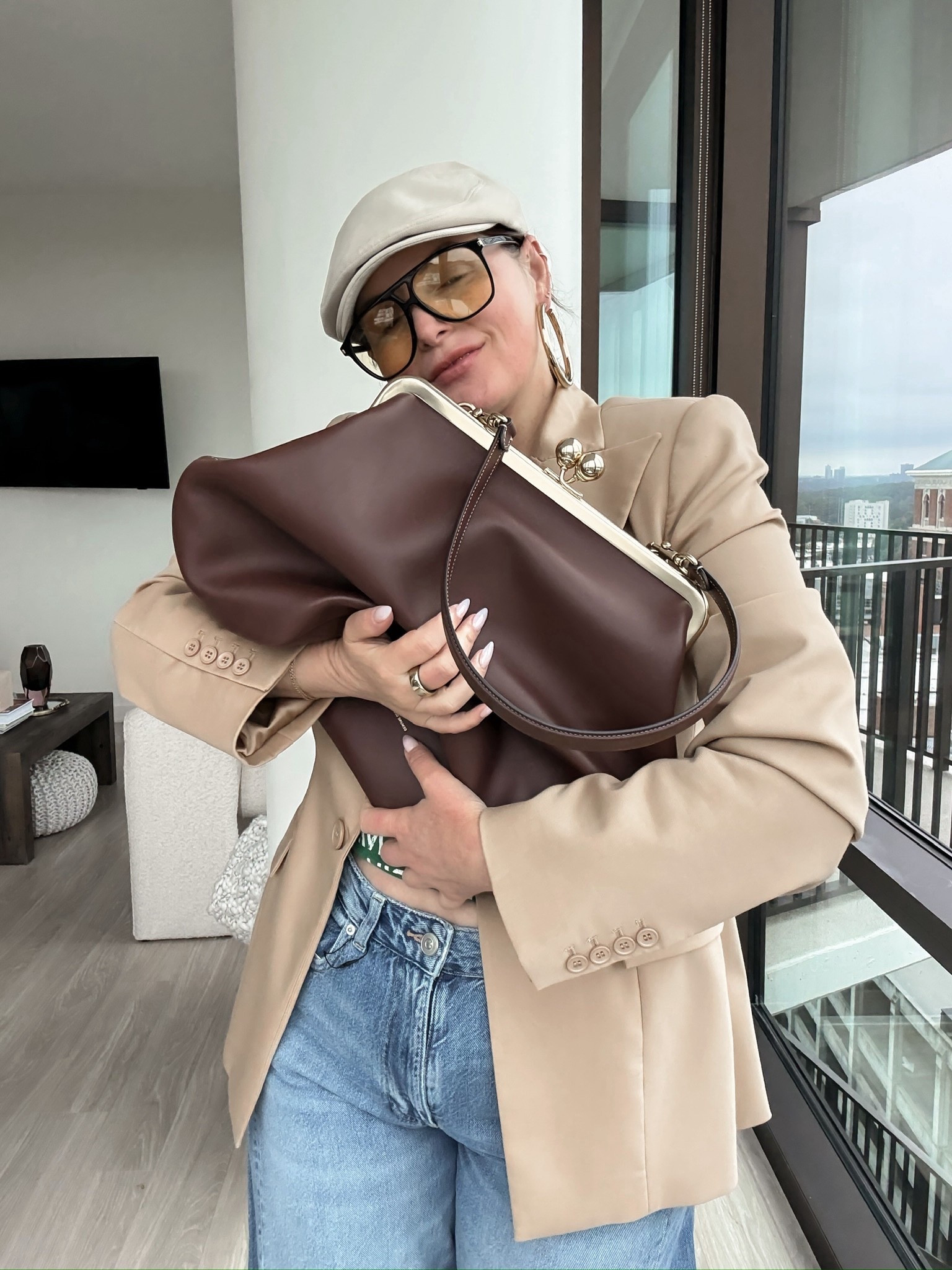 Coach
Handbag
Blazer
Jeans

#LTKootd #LTKItBag