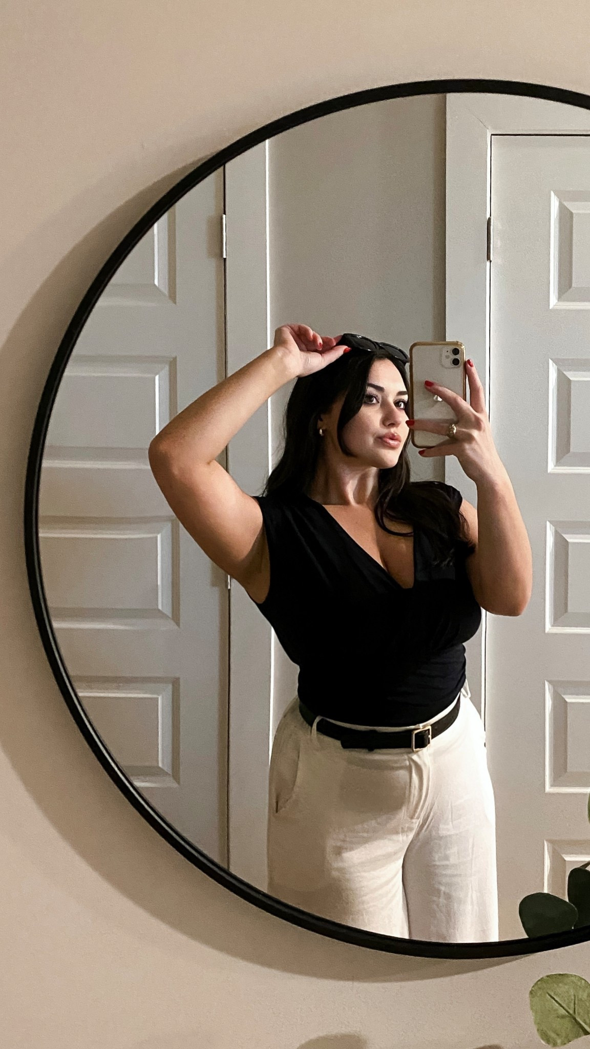 black and white classy outfit 

#LTKStyleTip