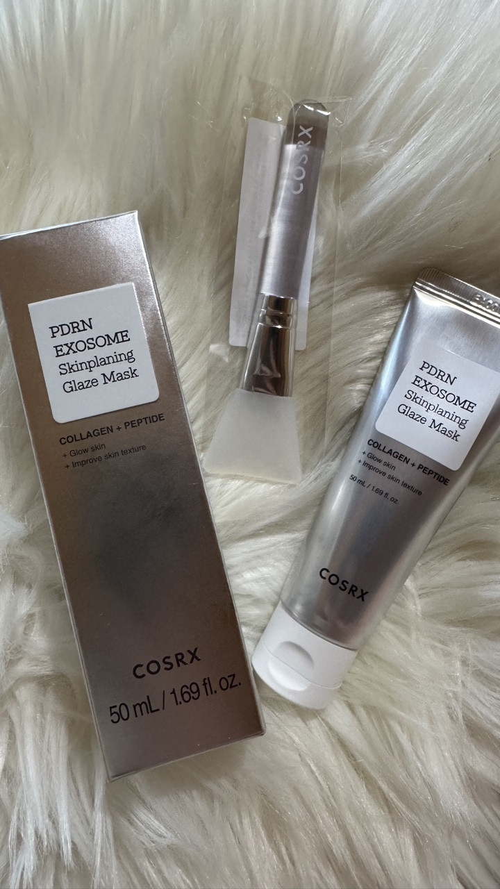 Thanks so much to @cosrx for sending over this skin planing mask for me to try! I’ve tried it a couple times so far and love it. It’s tightening and glowy! No harsh scent and no burning skin. The peel after is so satisfying! Would definitely repurchase.