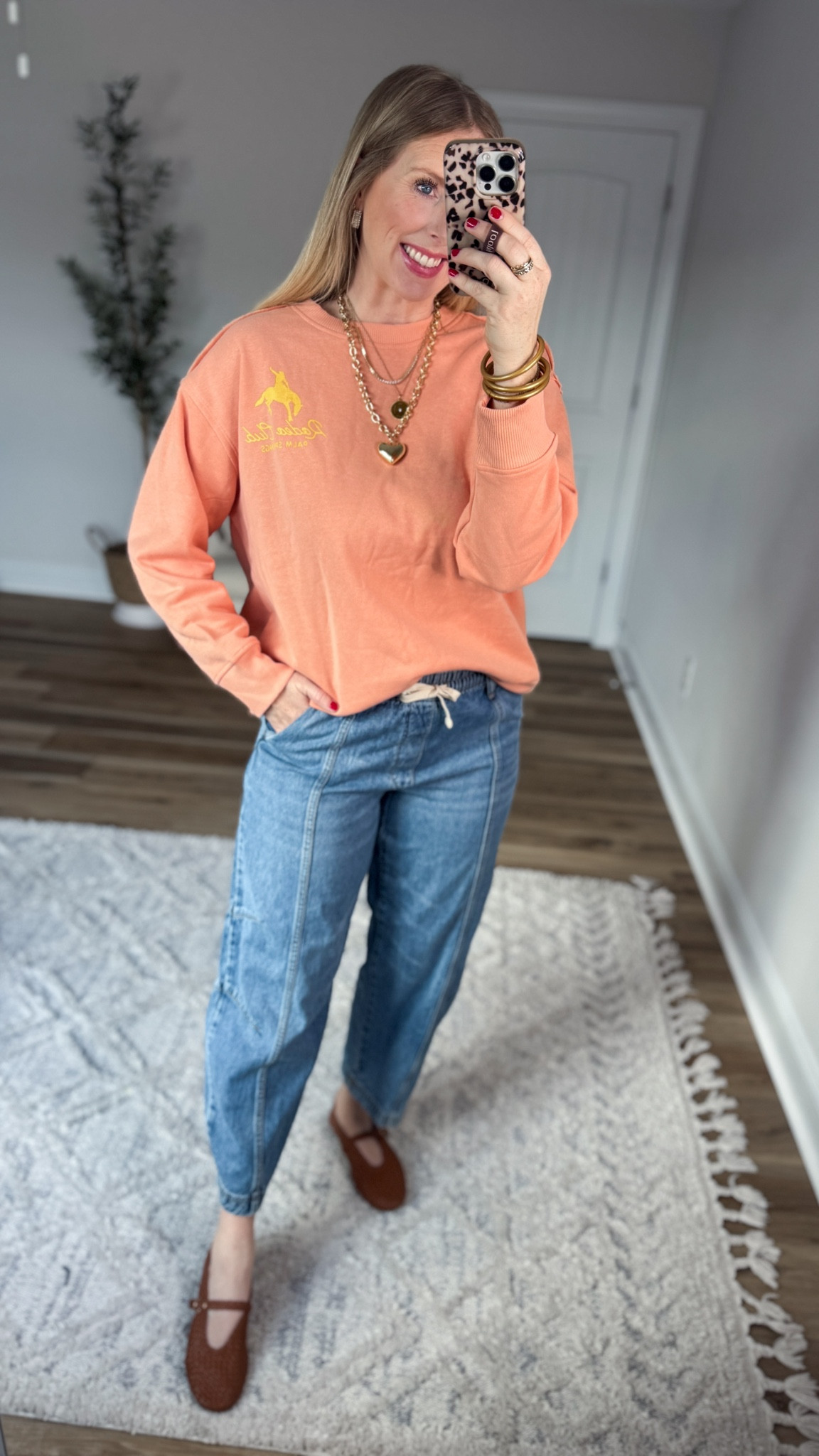 Daily try on, Walmart outfit, Walmart fashion, Walmart try on, graphic sweatshirt

Wearing a size 0X

#LTKootd #LTKmomlife