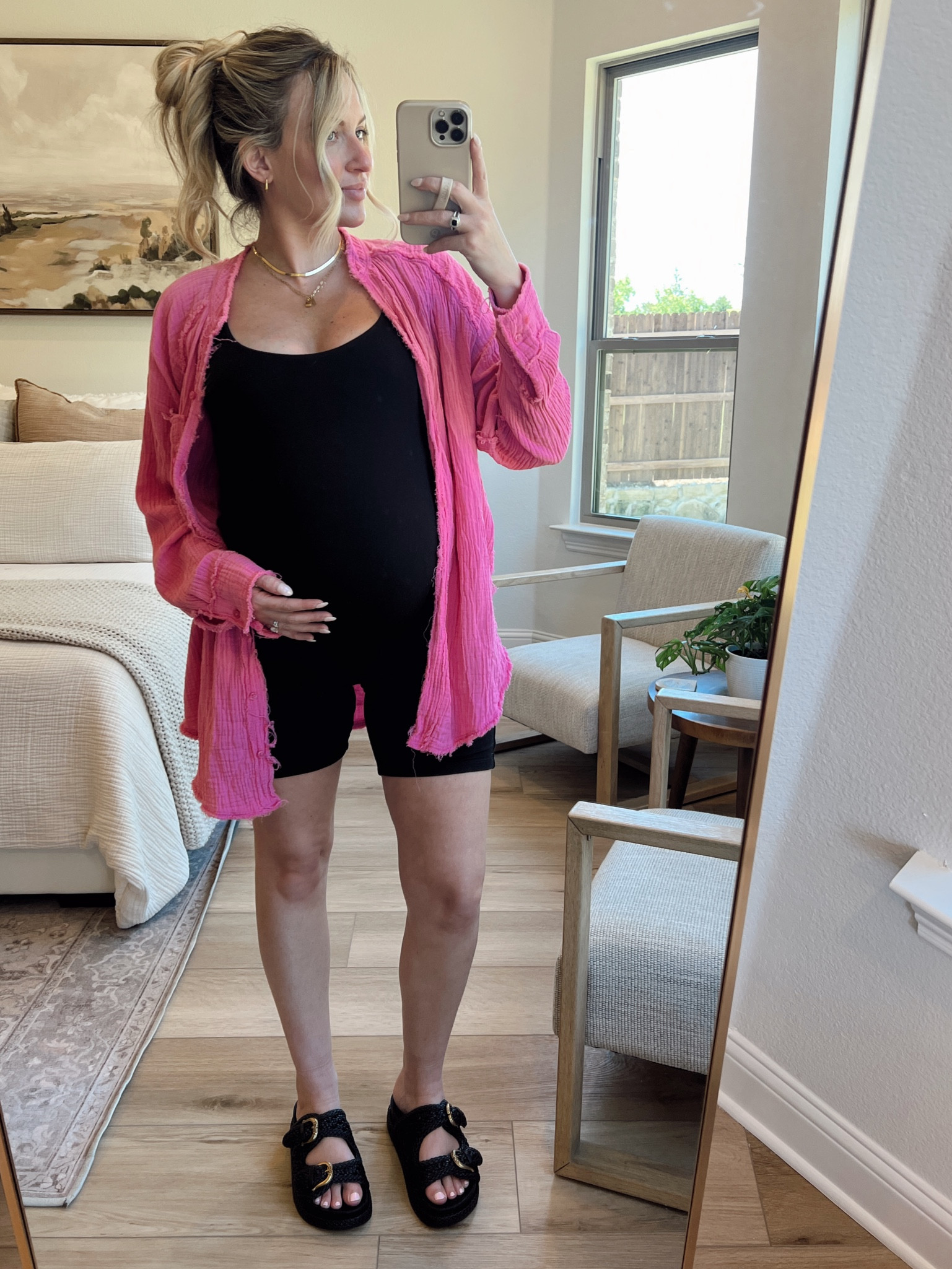 Use code BREKLOTZ for 20% off your buttery soft Bumpsuit💕 seriously the best thing I’ve worn while pregnant! So comfortable and easy to style! 