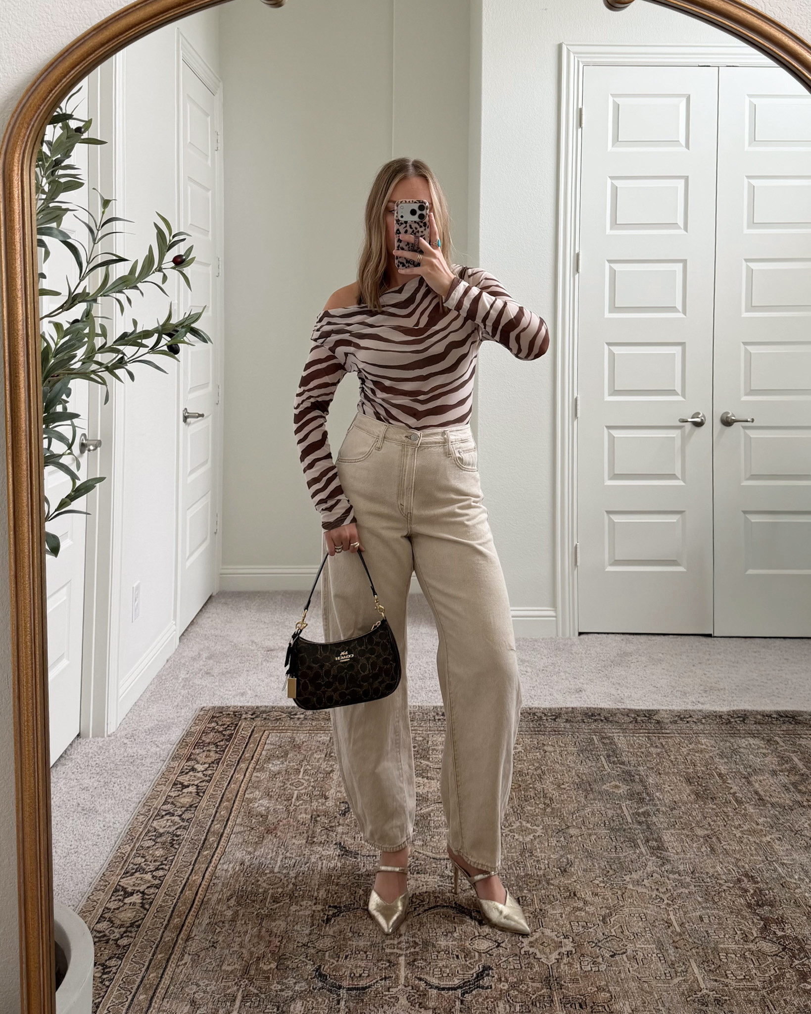 #everydaystyle #casualoutfits #momstyle #dailywear #everydaylook 

 #LTKootd #LTKmomlife