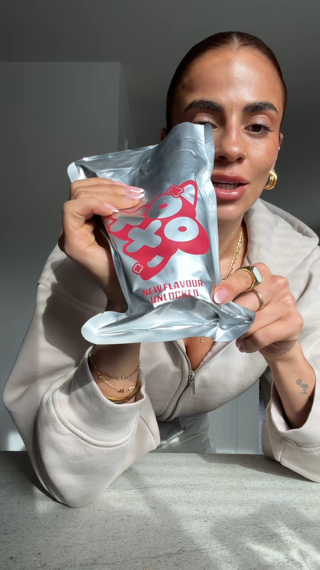 Taste test of the new XOXO prebiotic soda flavour 

#LTKspring #LTKfitness #LTKuk